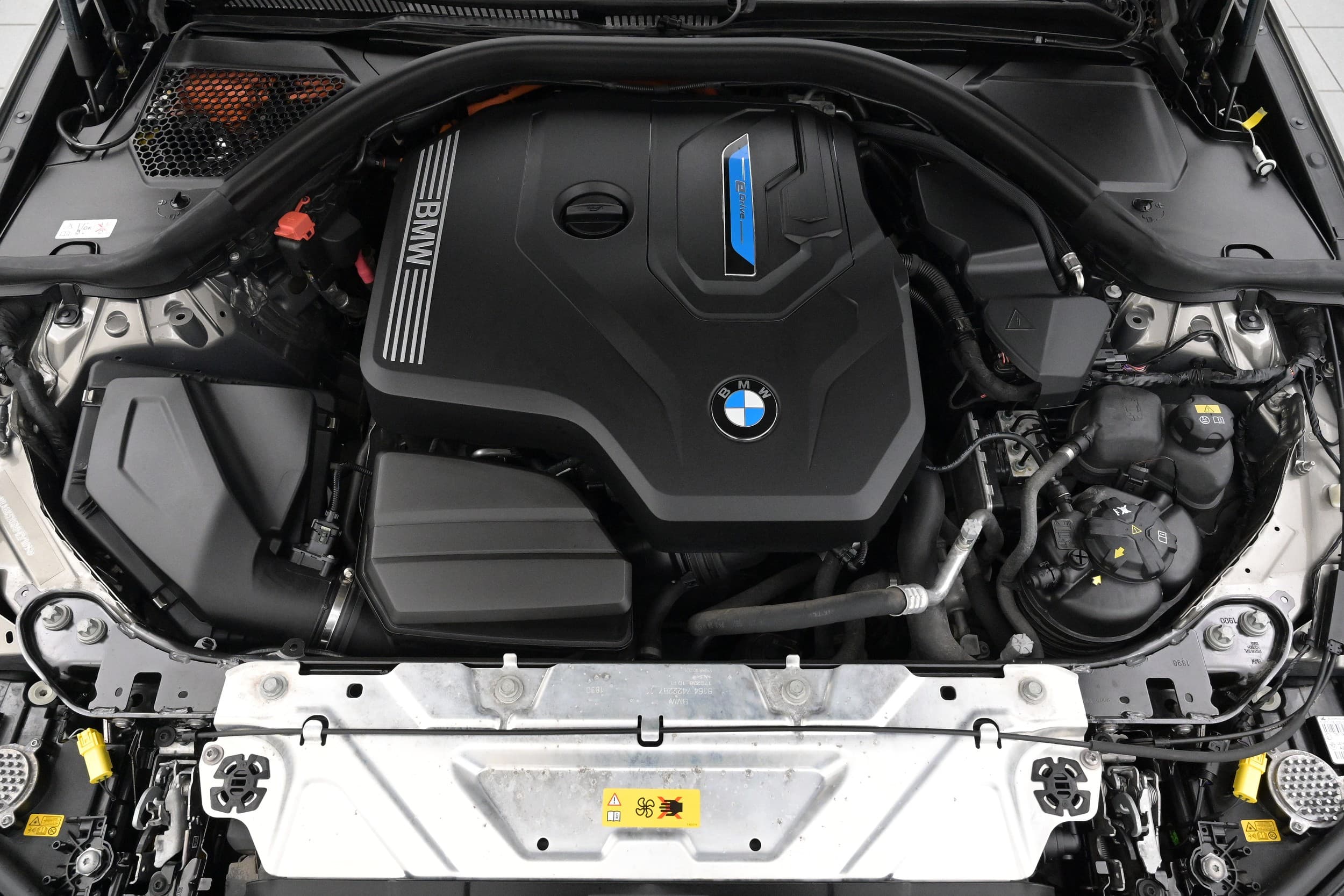 BMW 330e