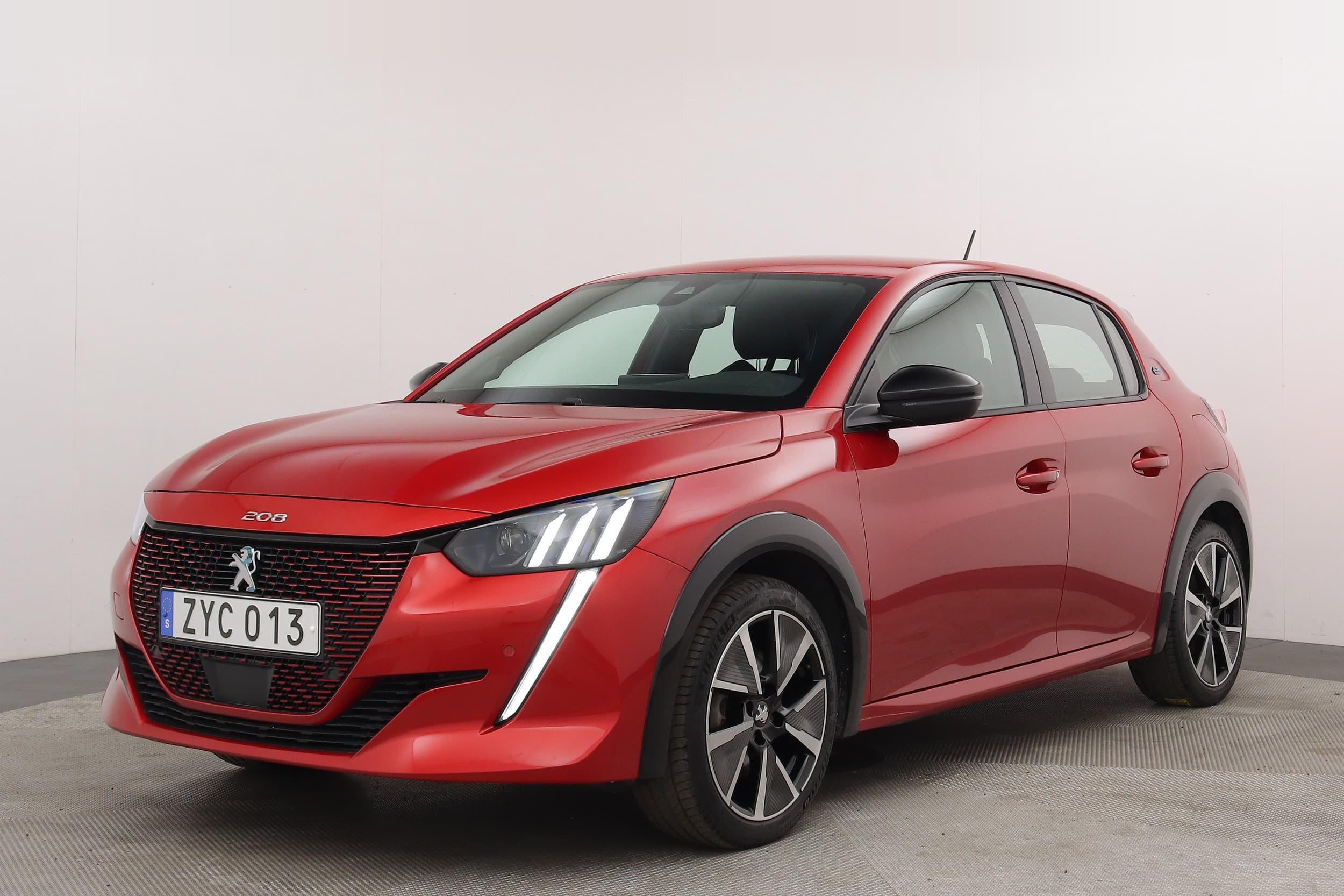 Peugeot e-208