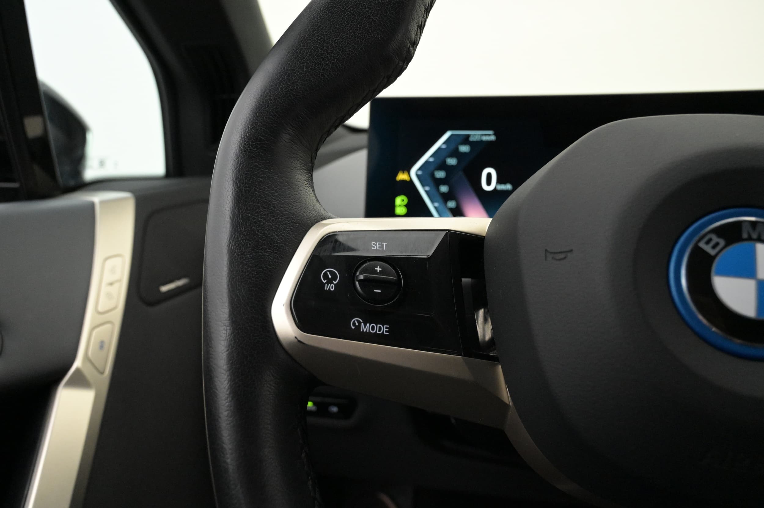 Adaptiv farthållare (Driving Assistant Professional)