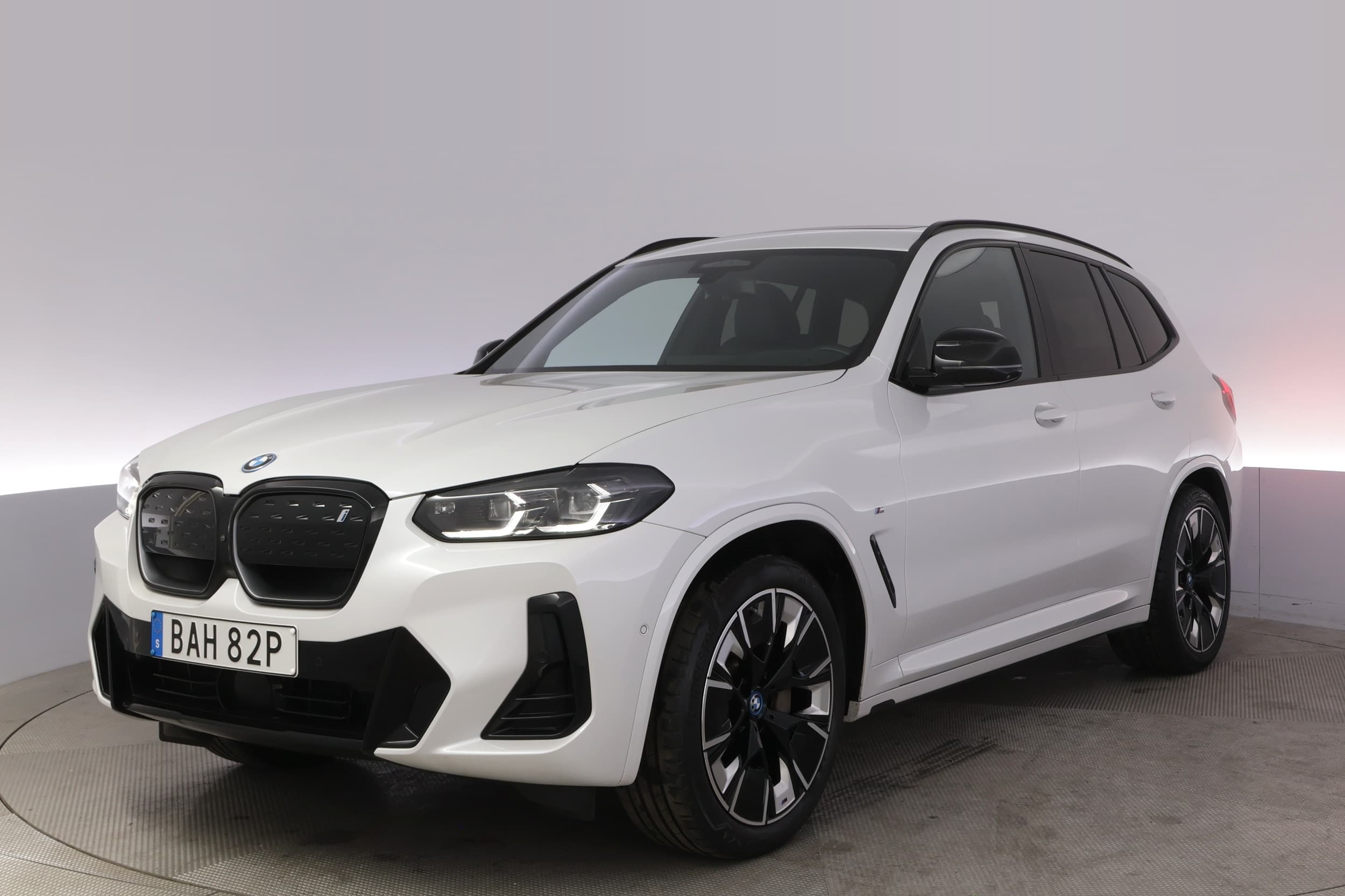 BMW iX3