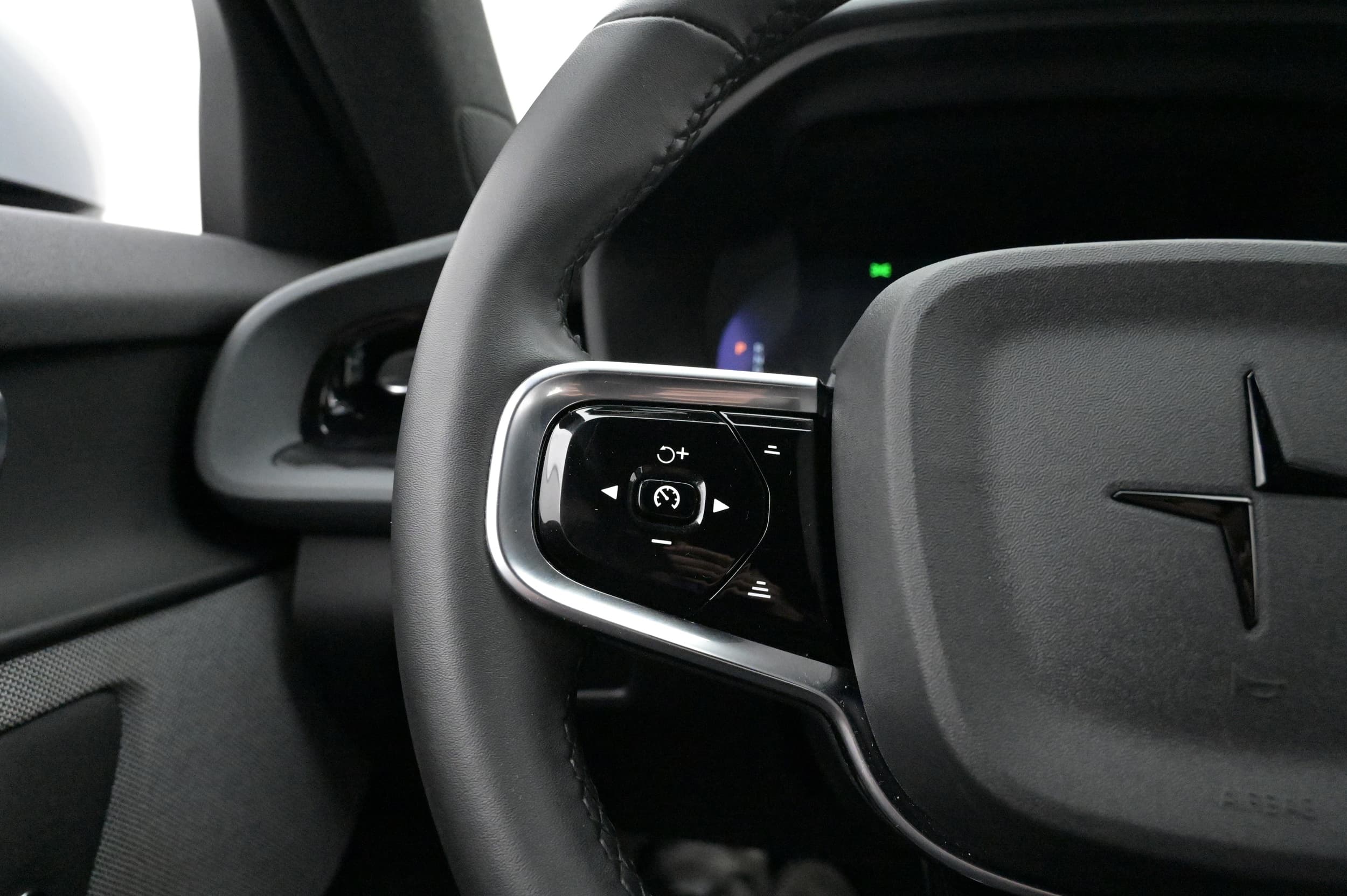 Adaptiv farthållare och Pilot Assist