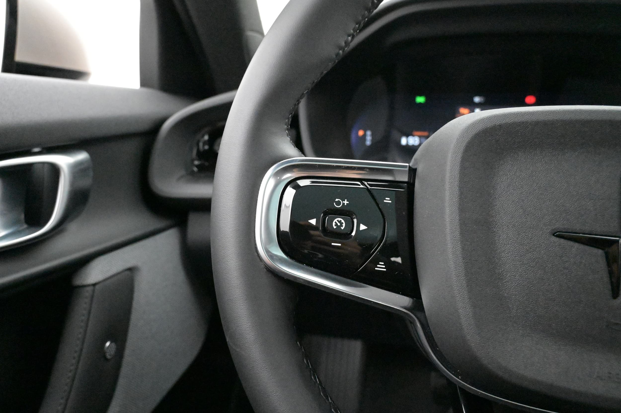 Adaptiv farthållare och Pilot Assist