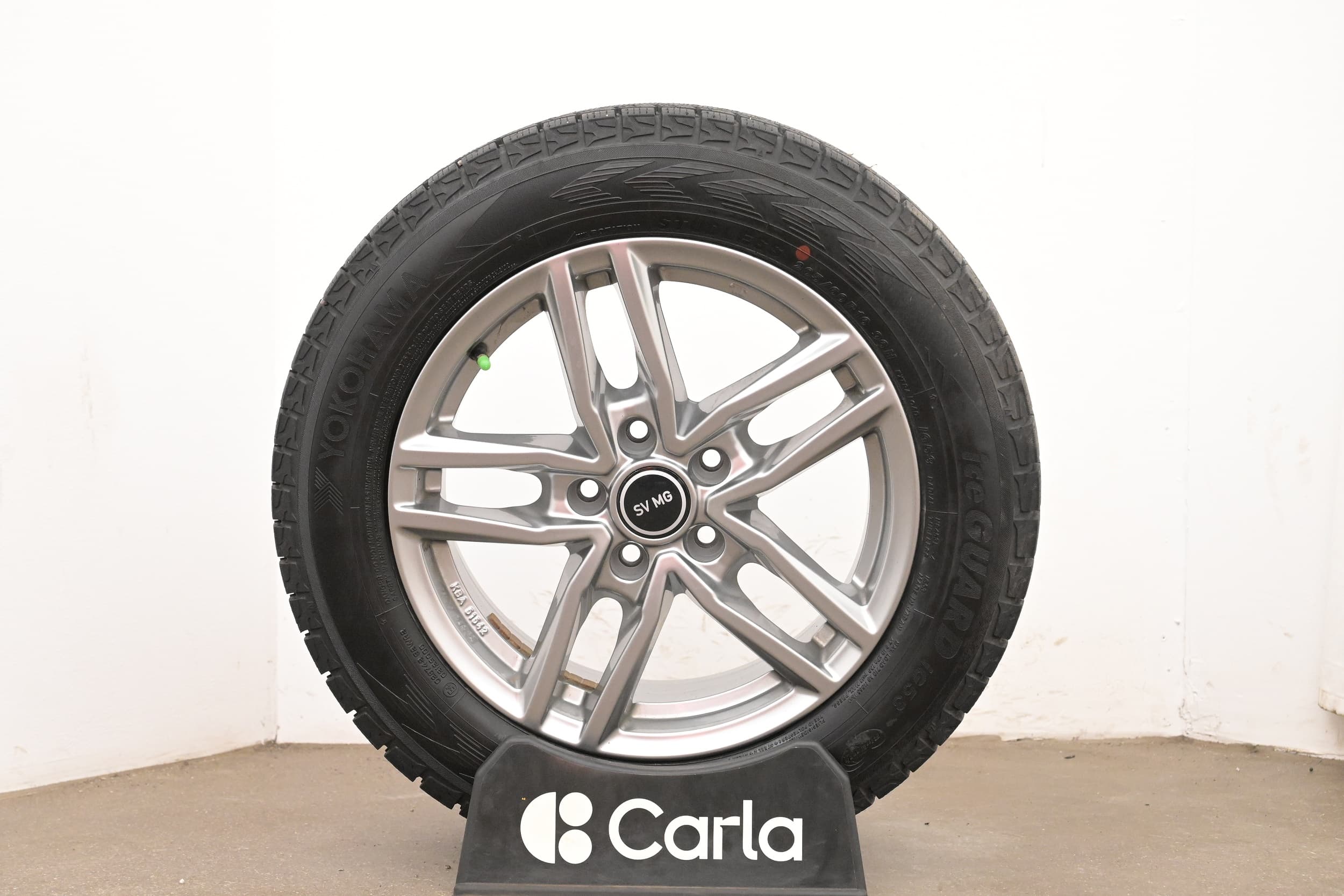 Sommar- och vinterhjul inkluderat (foto visar vinterhjul)