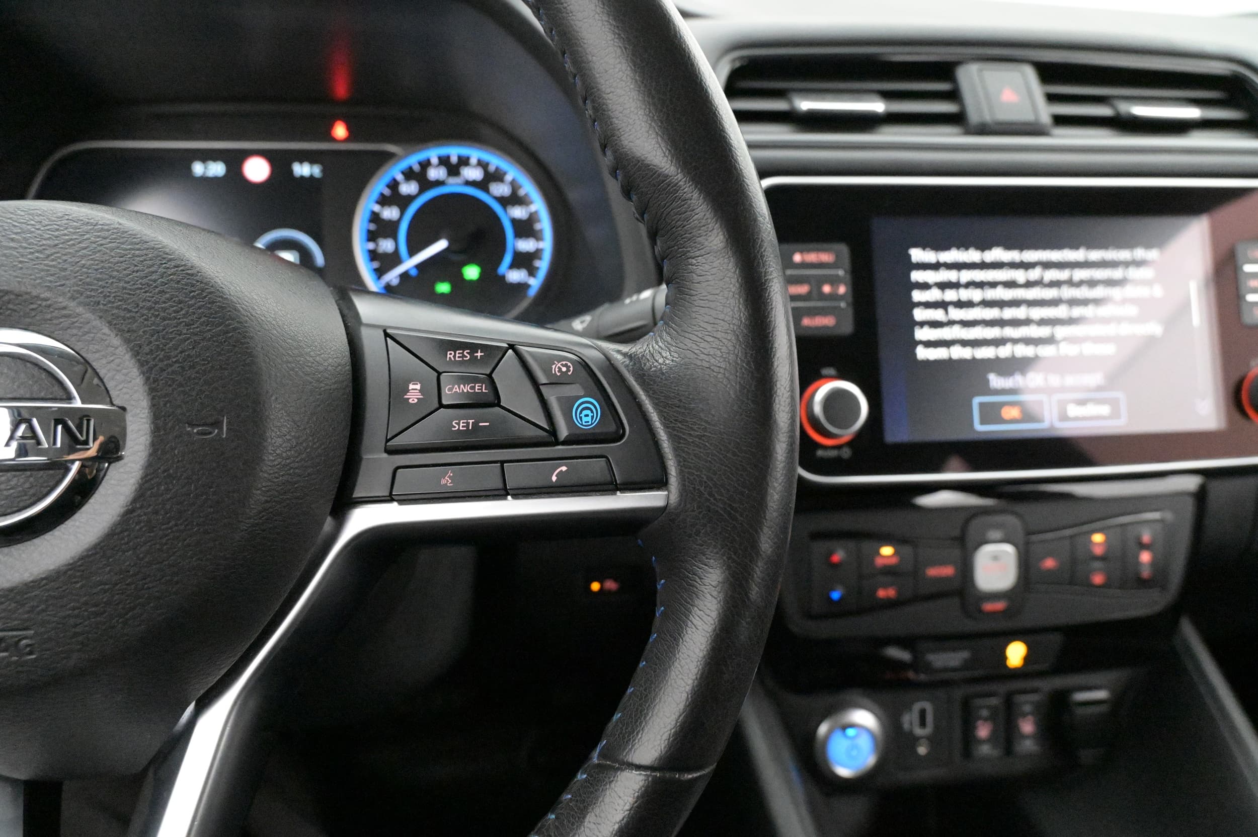 Multifunktionsratt med adaptiv farthållare