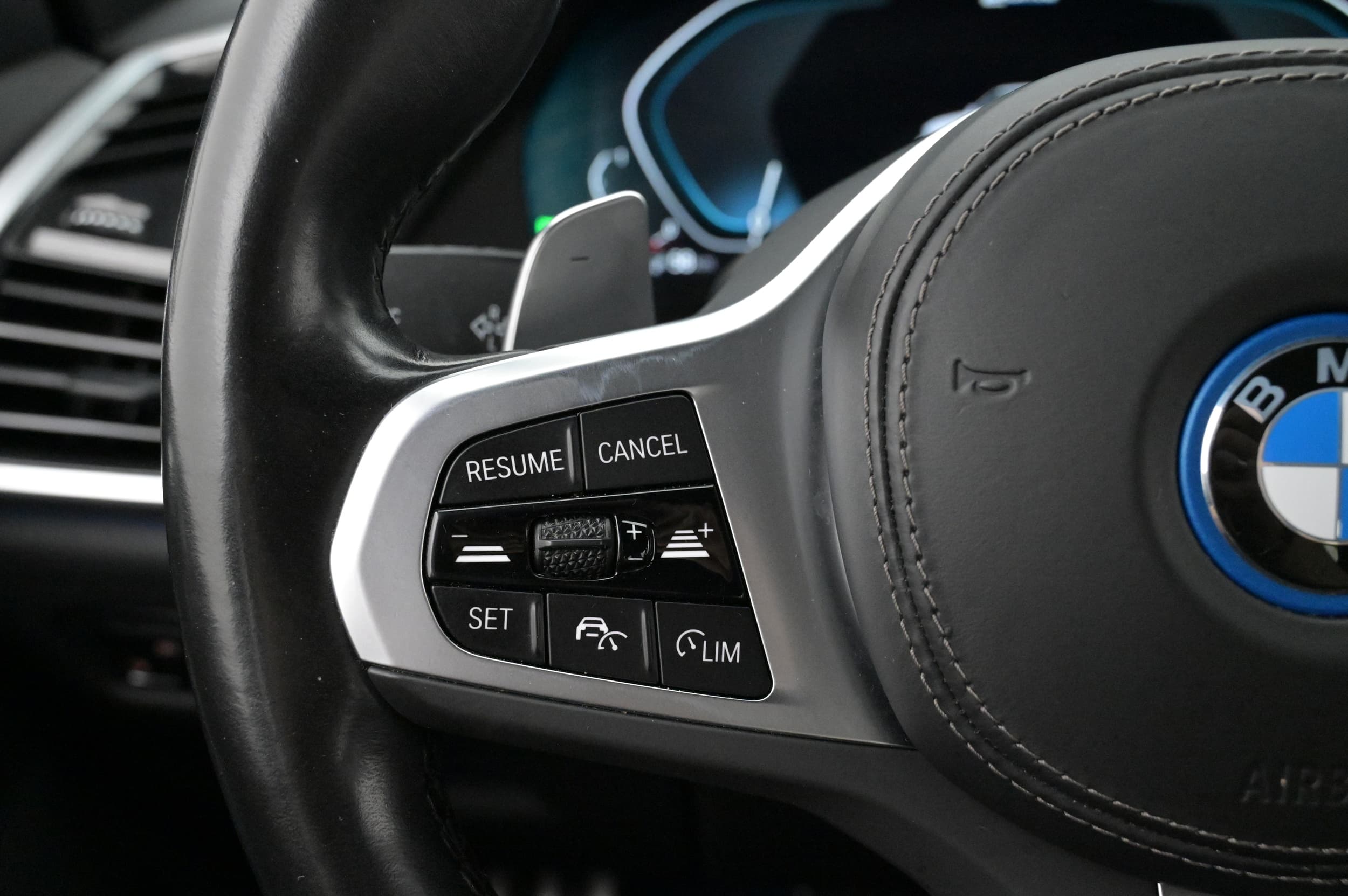 Aktiv farthållare med Stop & Go-funktion