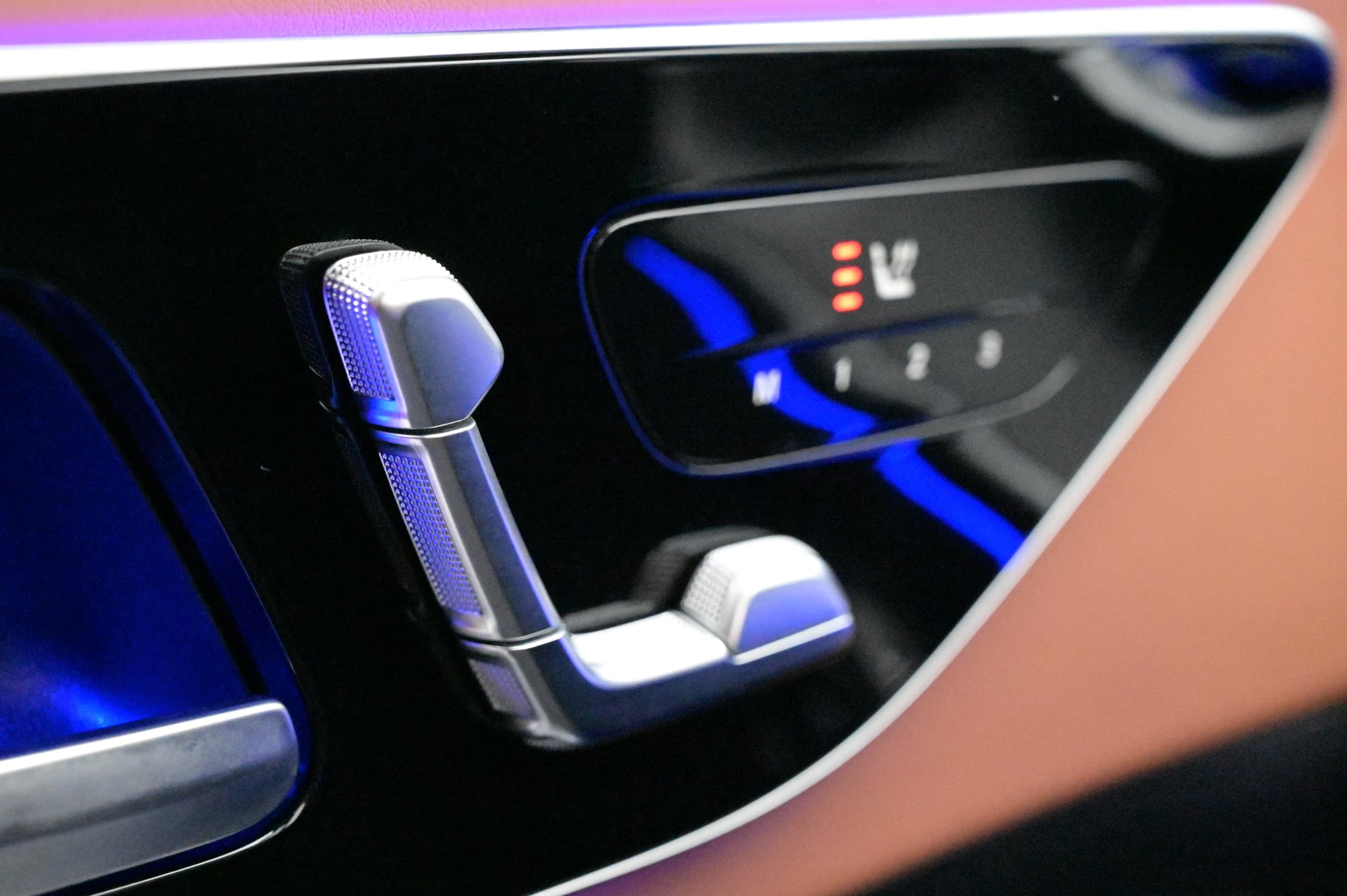 Elektriskt justerbara framstolar med minne