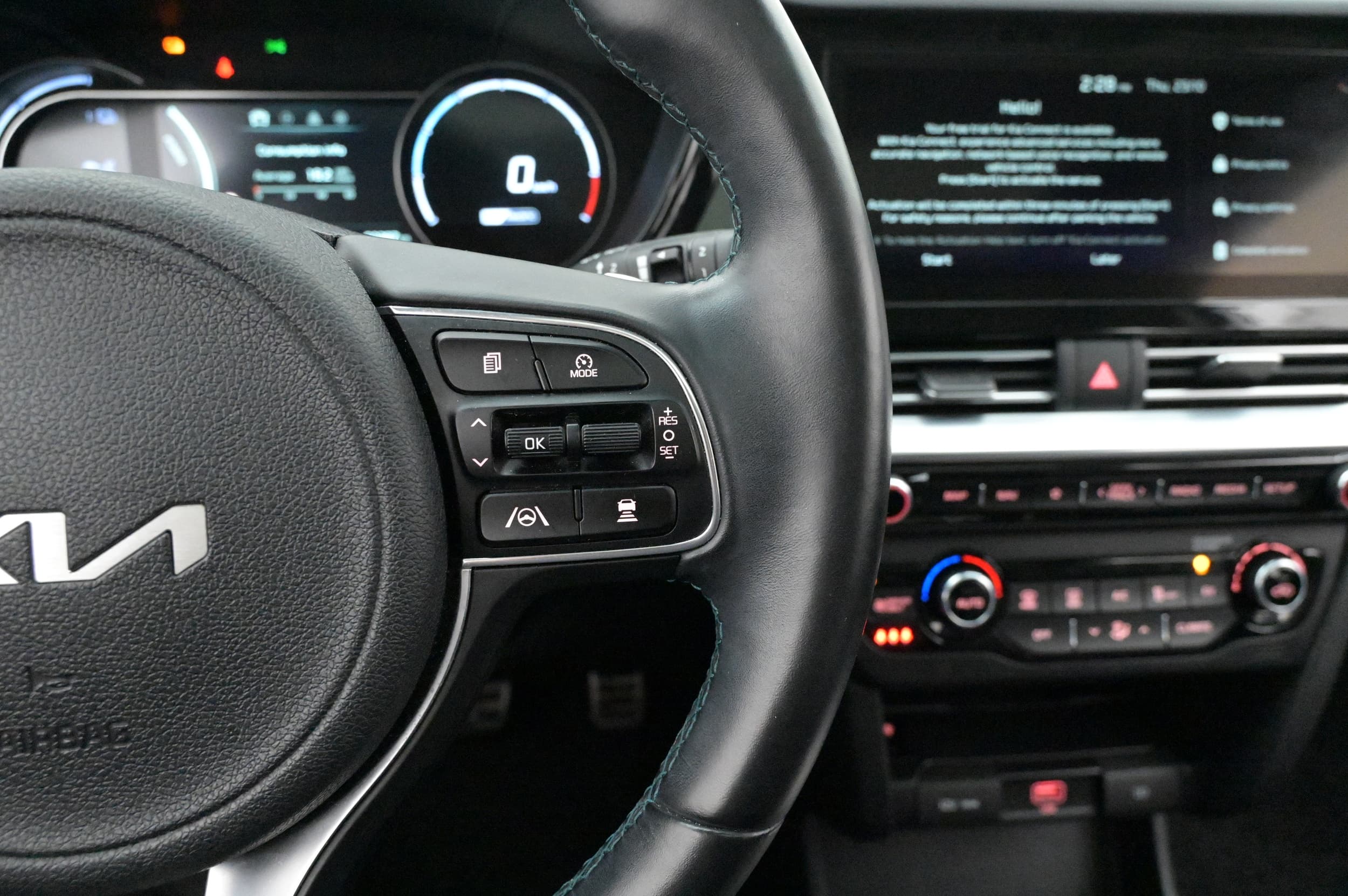 Multifunktionsratt med adaptiv farthållare