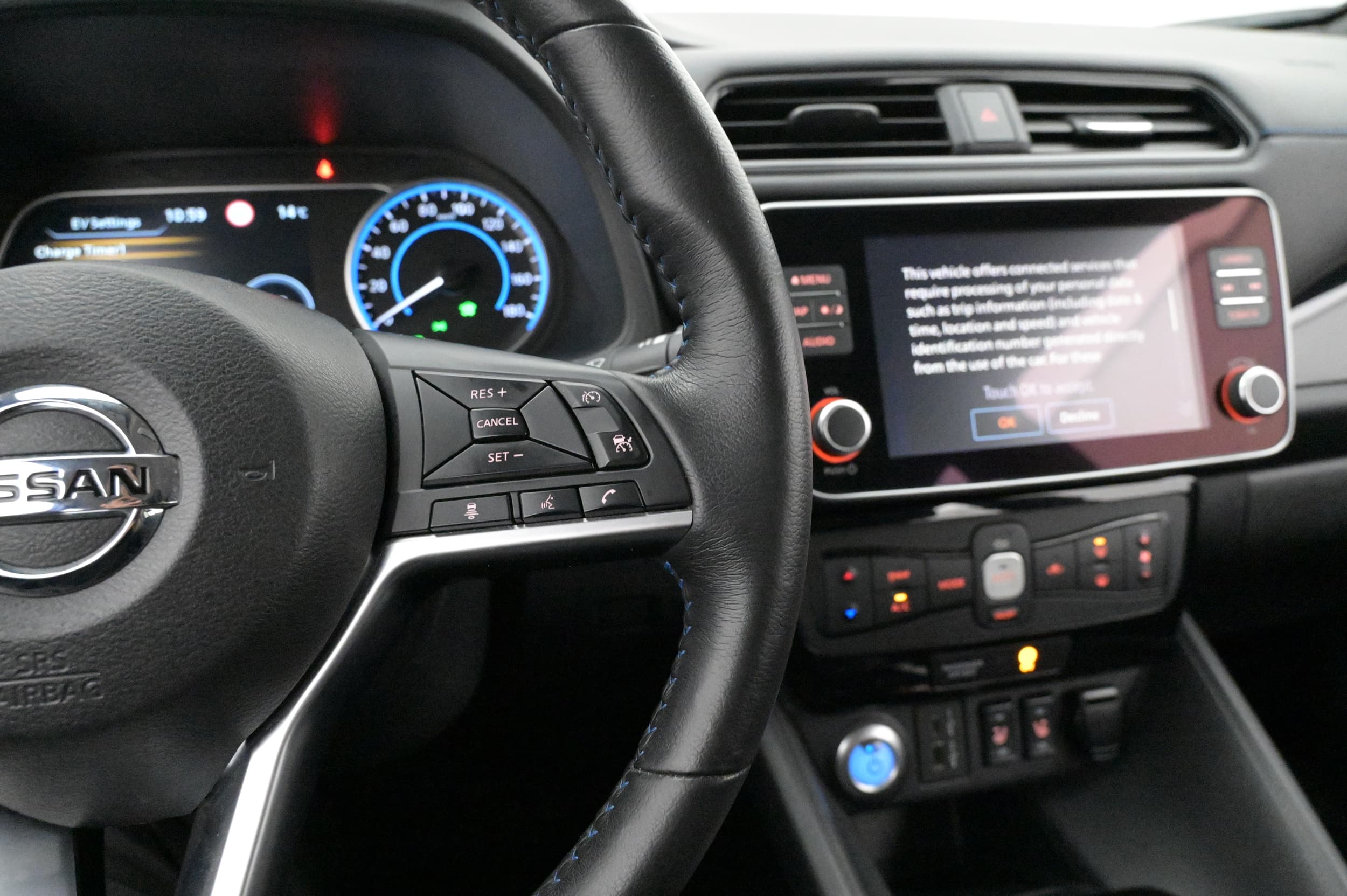 Multifunktionsratt med adaptiv farthållare