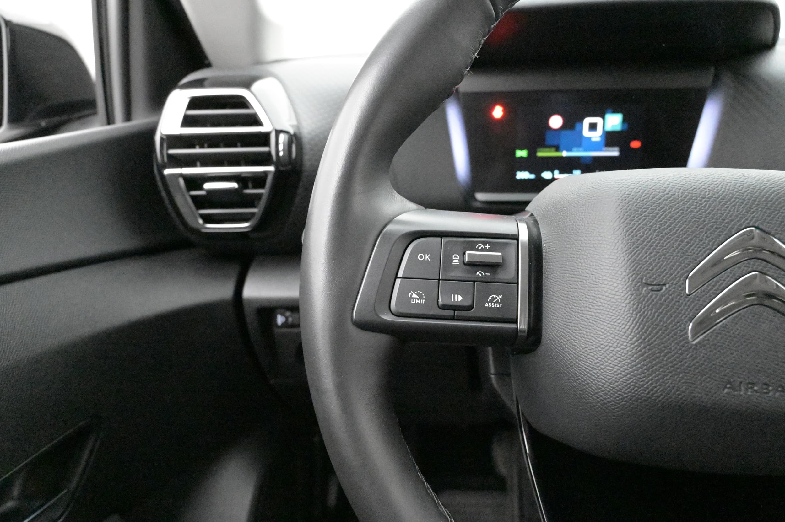 Adaptiv farthållare och Highway Assist