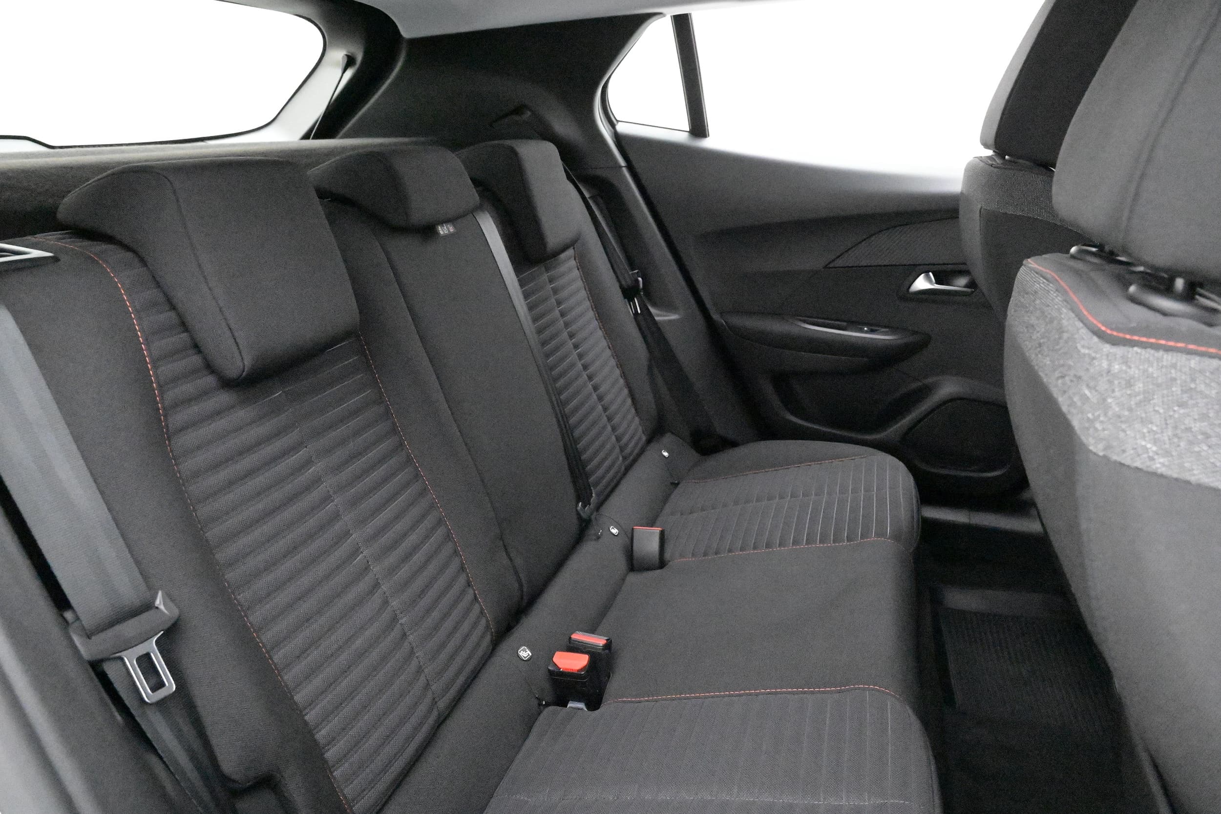 Peugeot e-2008