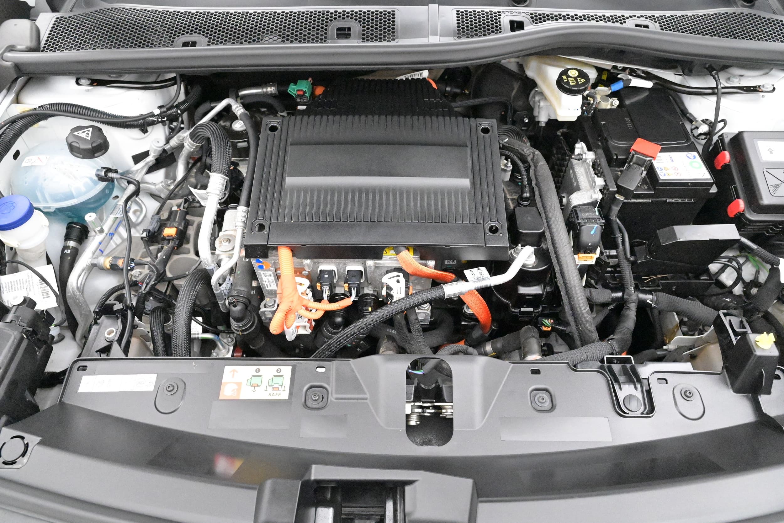 Peugeot e-2008
