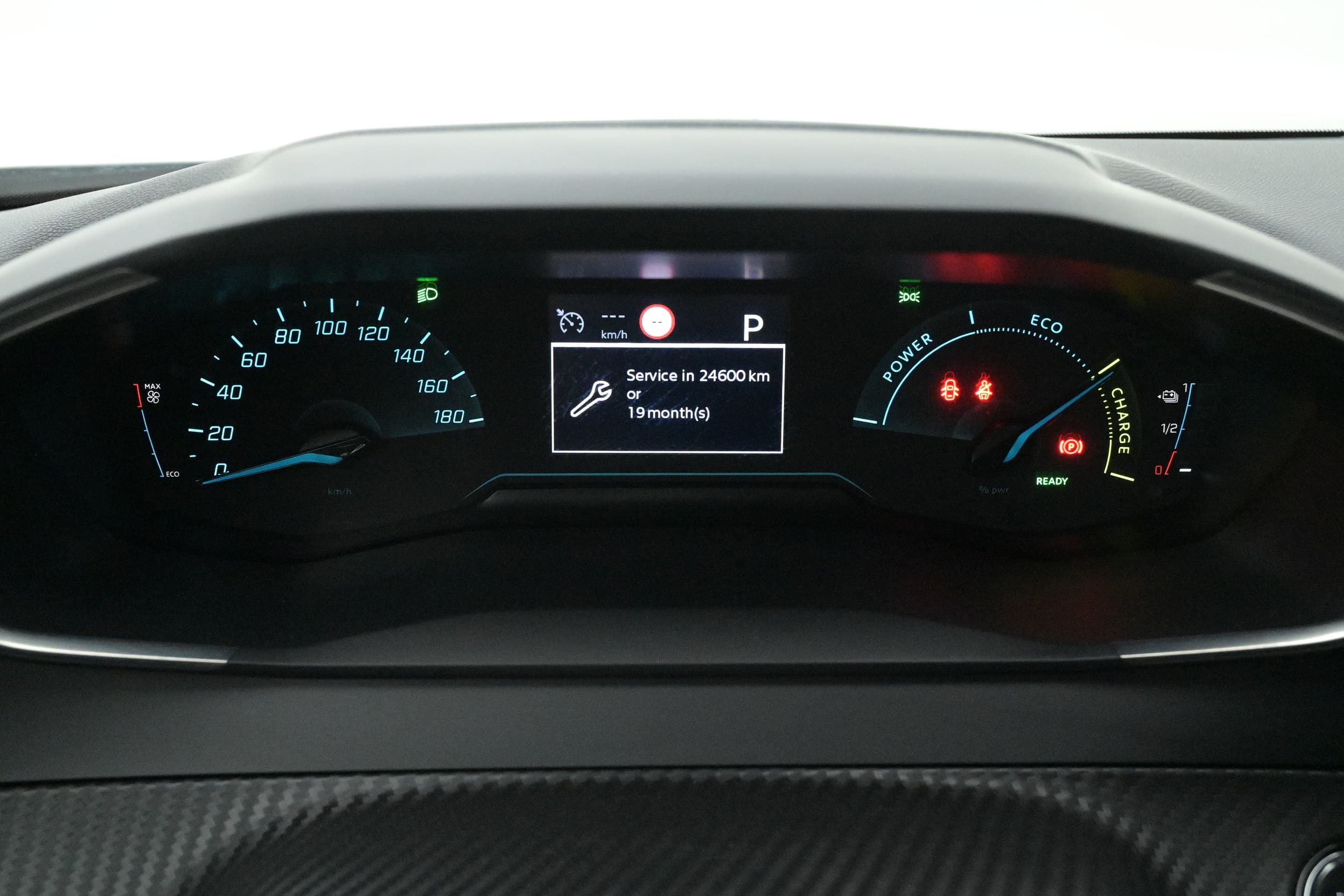 Peugeot e-2008