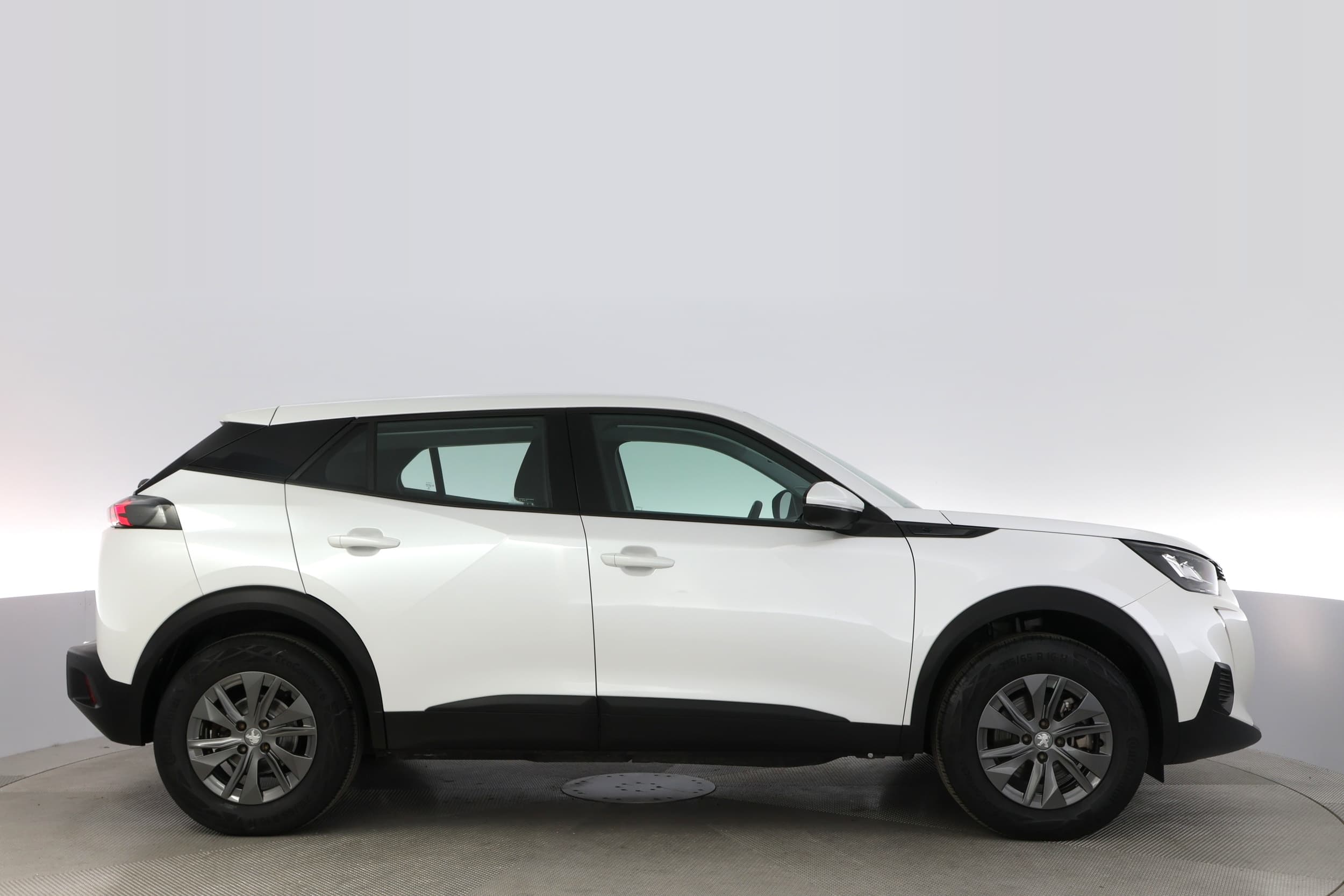 Peugeot e-2008