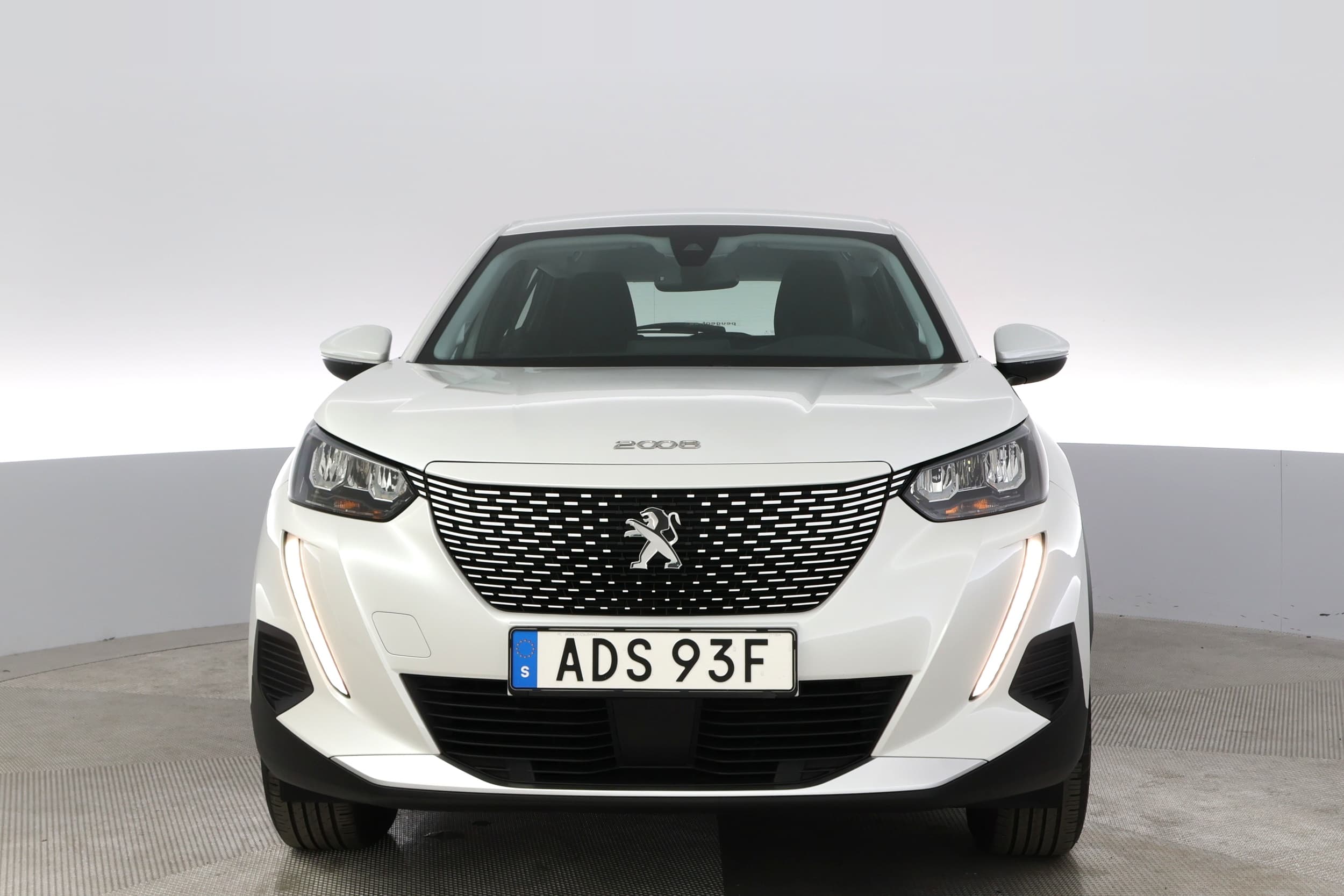Peugeot e-2008