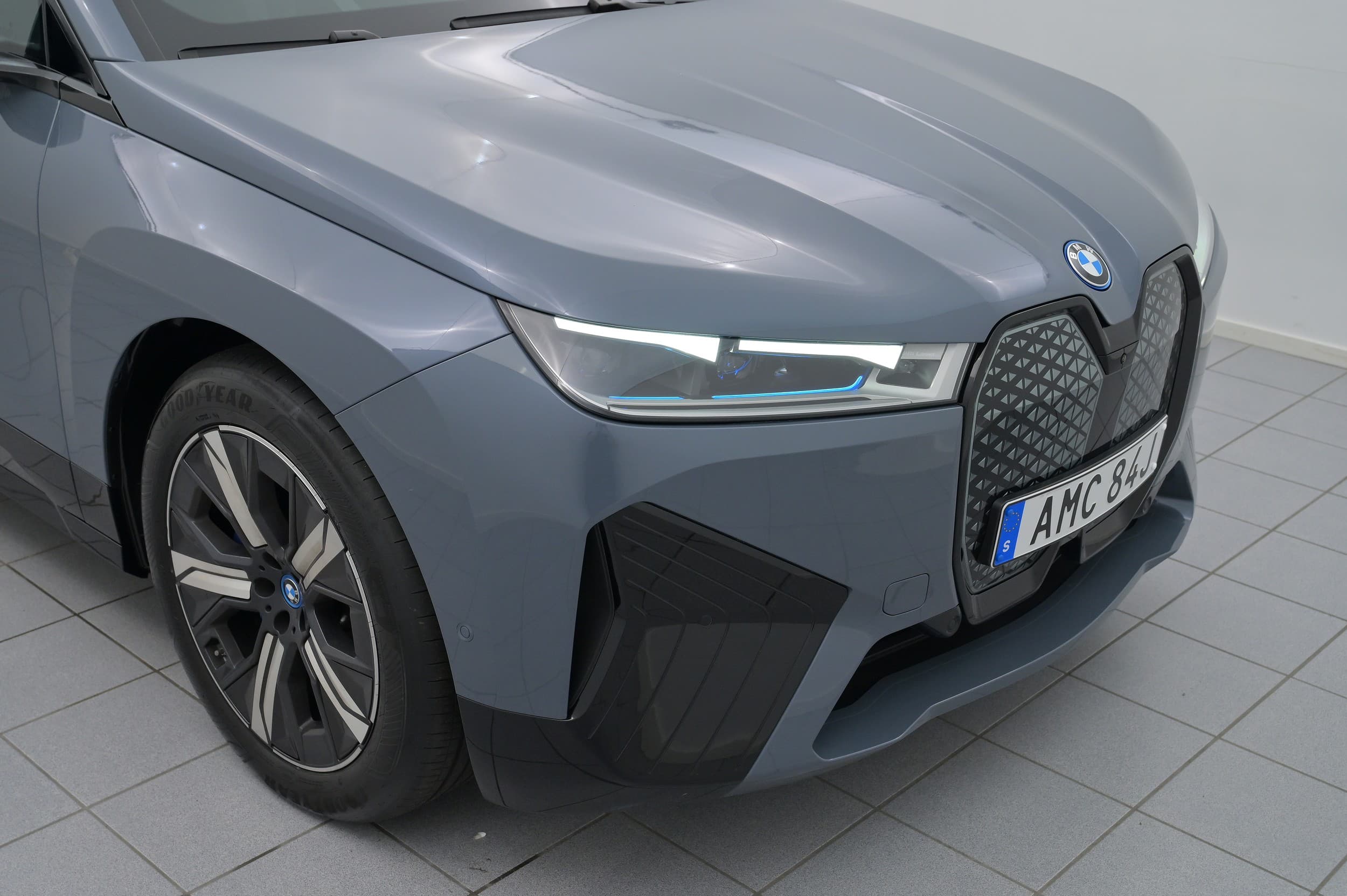 BMW iX
