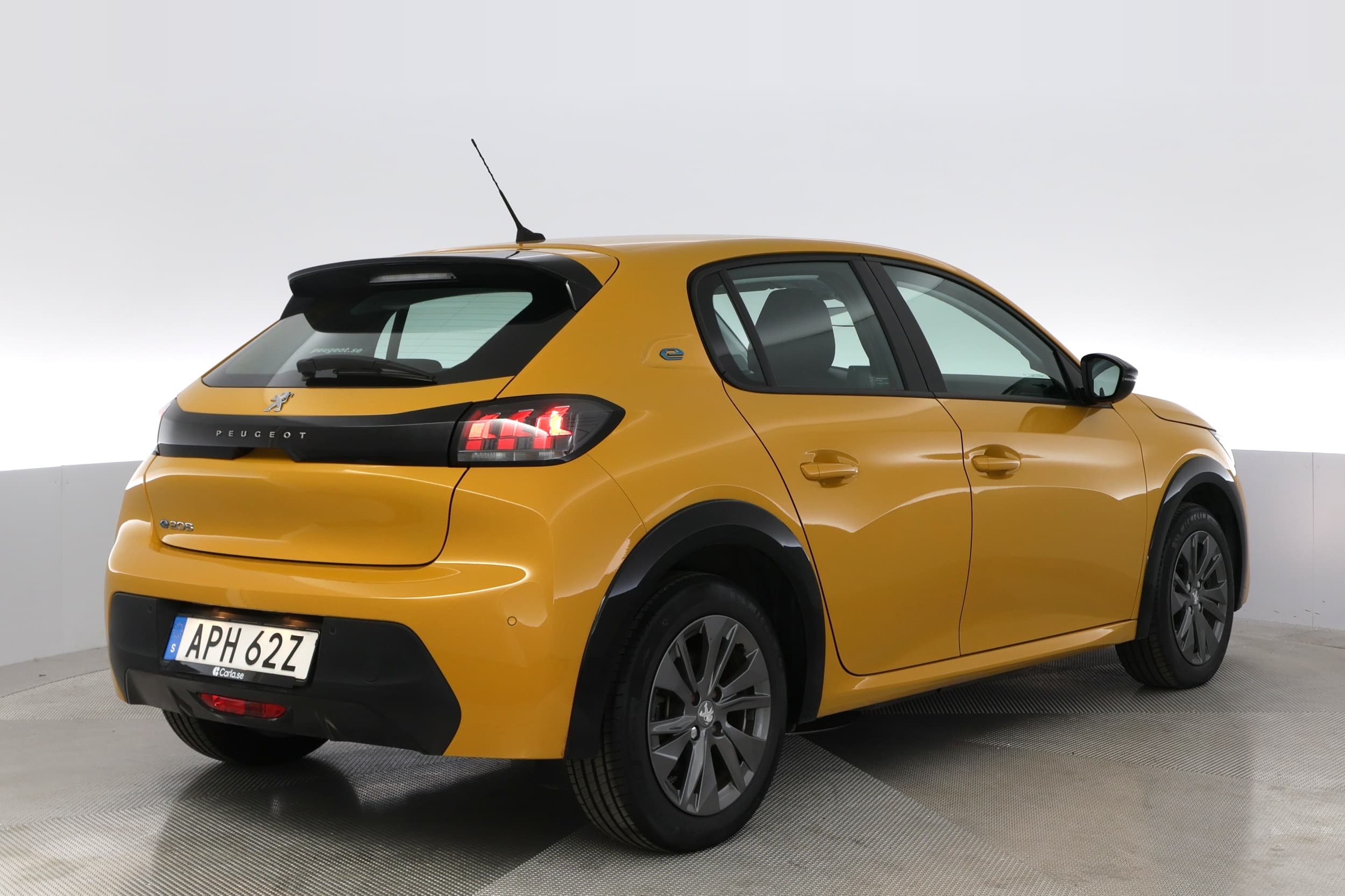 Peugeot e-208