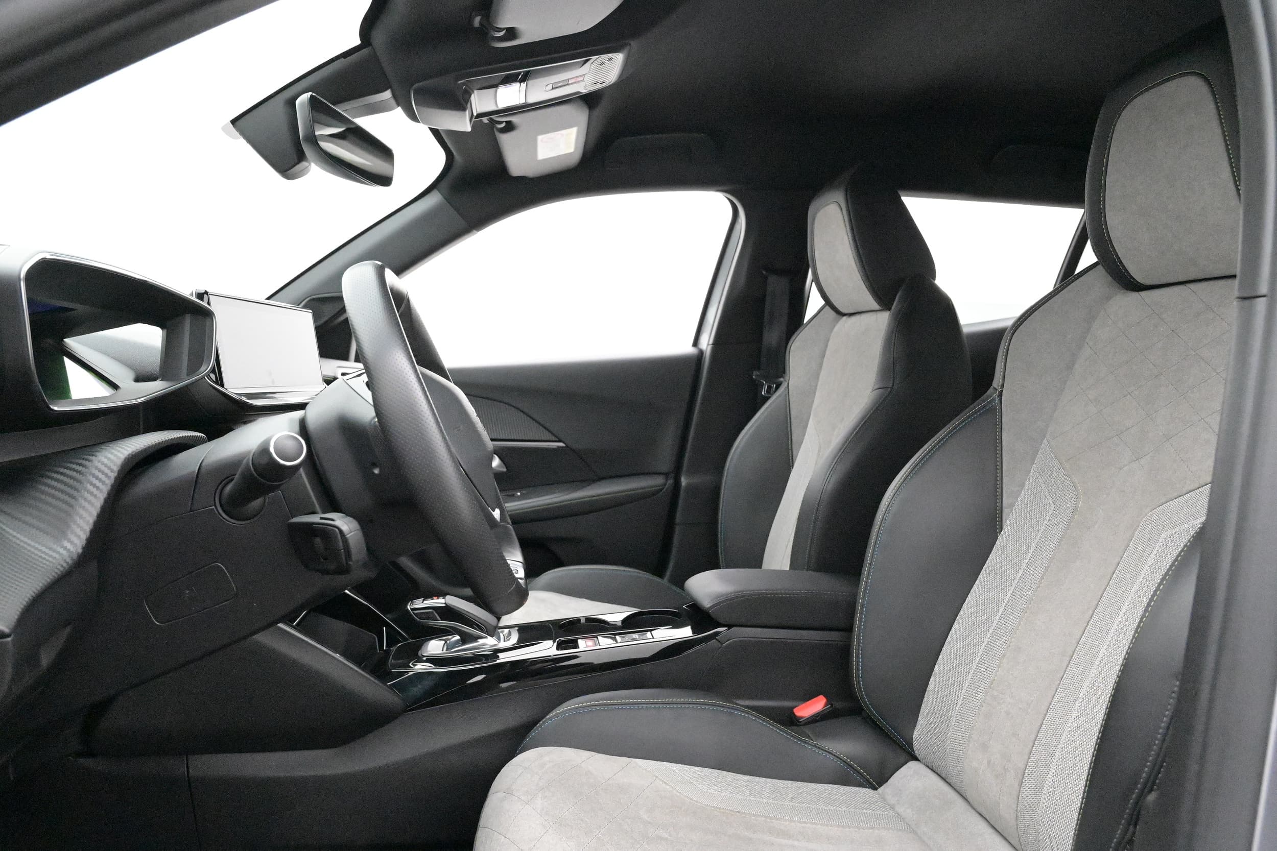 Peugeot e-2008