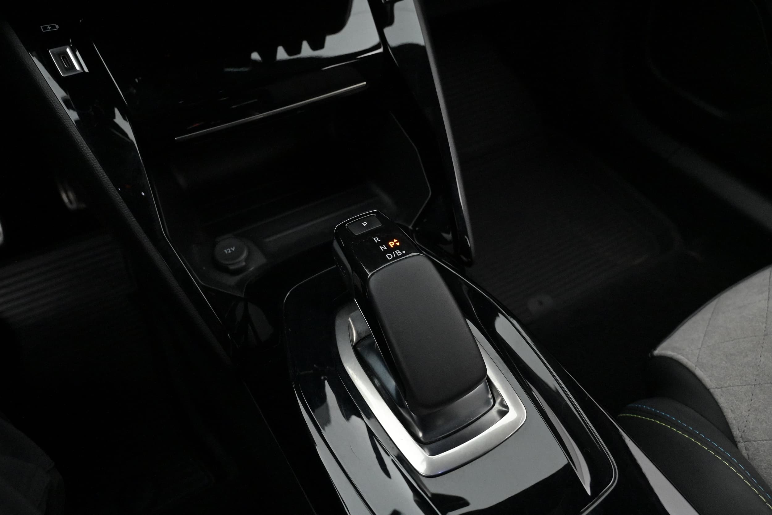 Peugeot e-2008