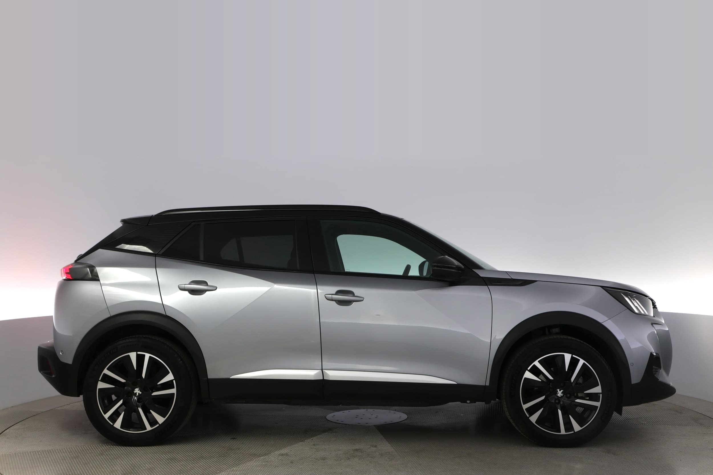 Peugeot e-2008