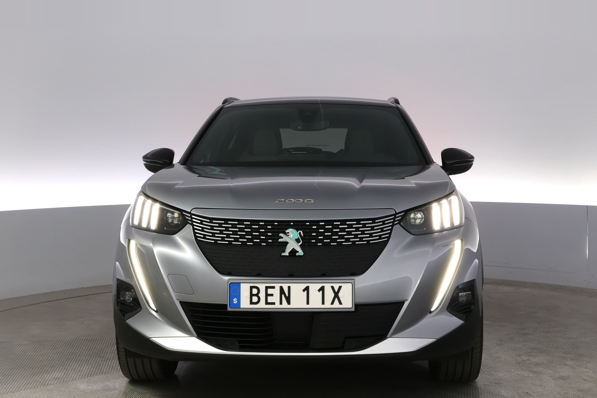 Peugeot e-2008