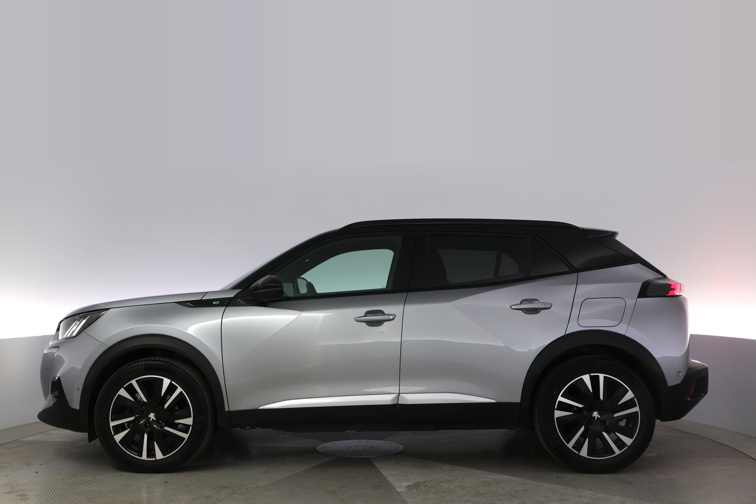 Peugeot e-2008