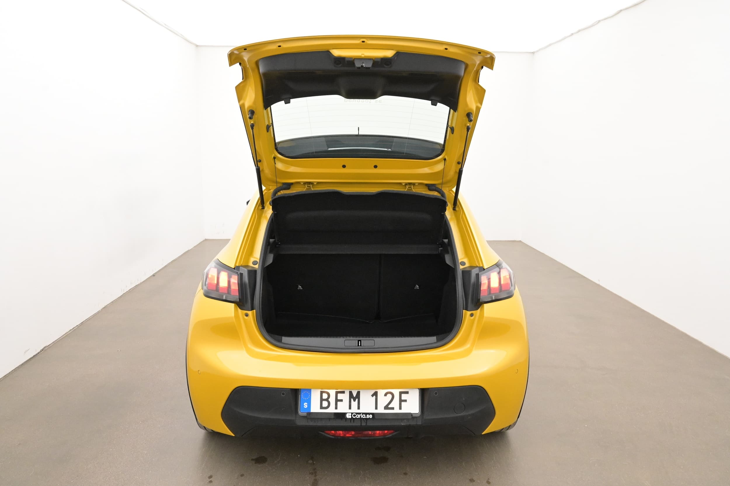 Peugeot e-208