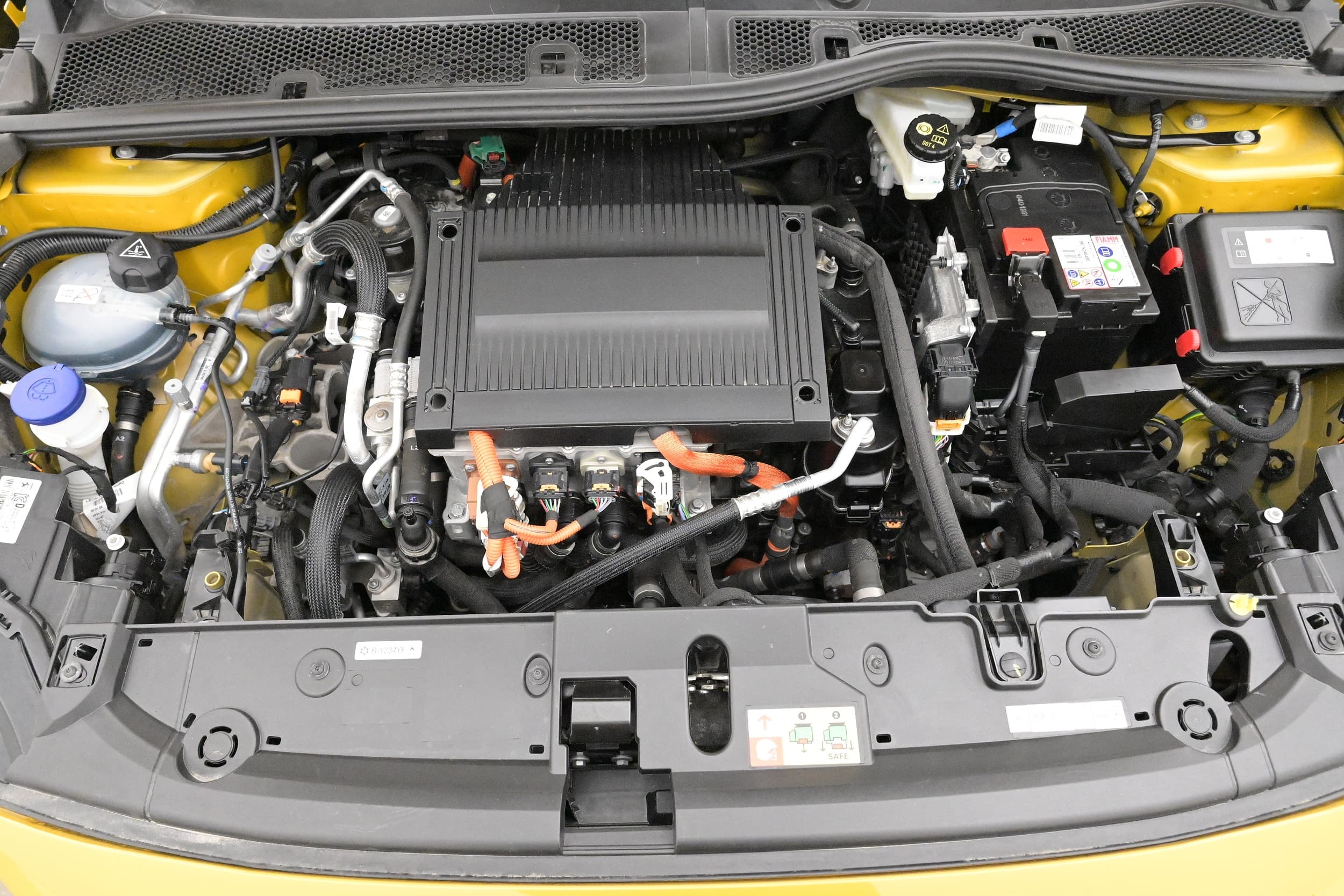 Peugeot e-208