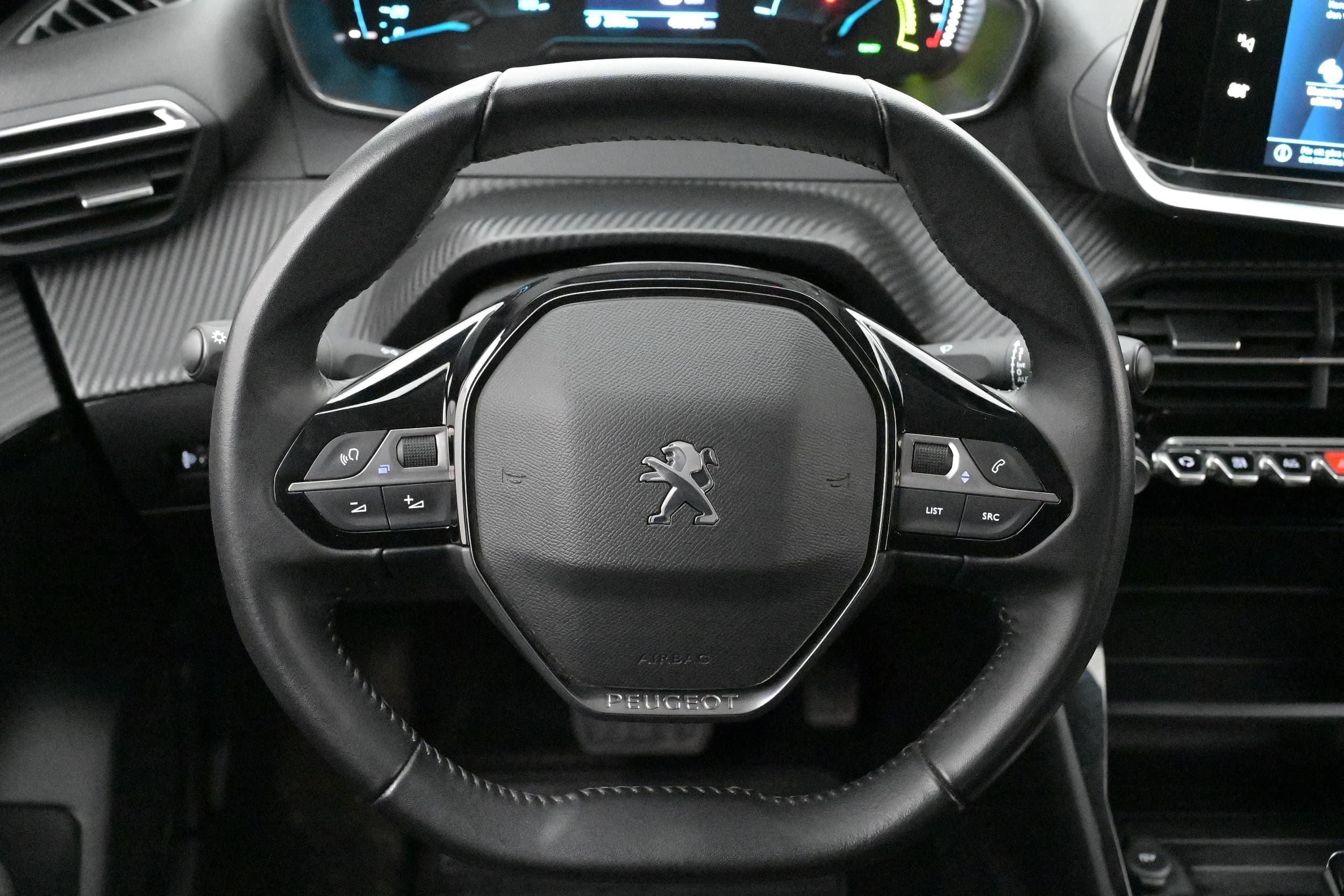 Peugeot e-208