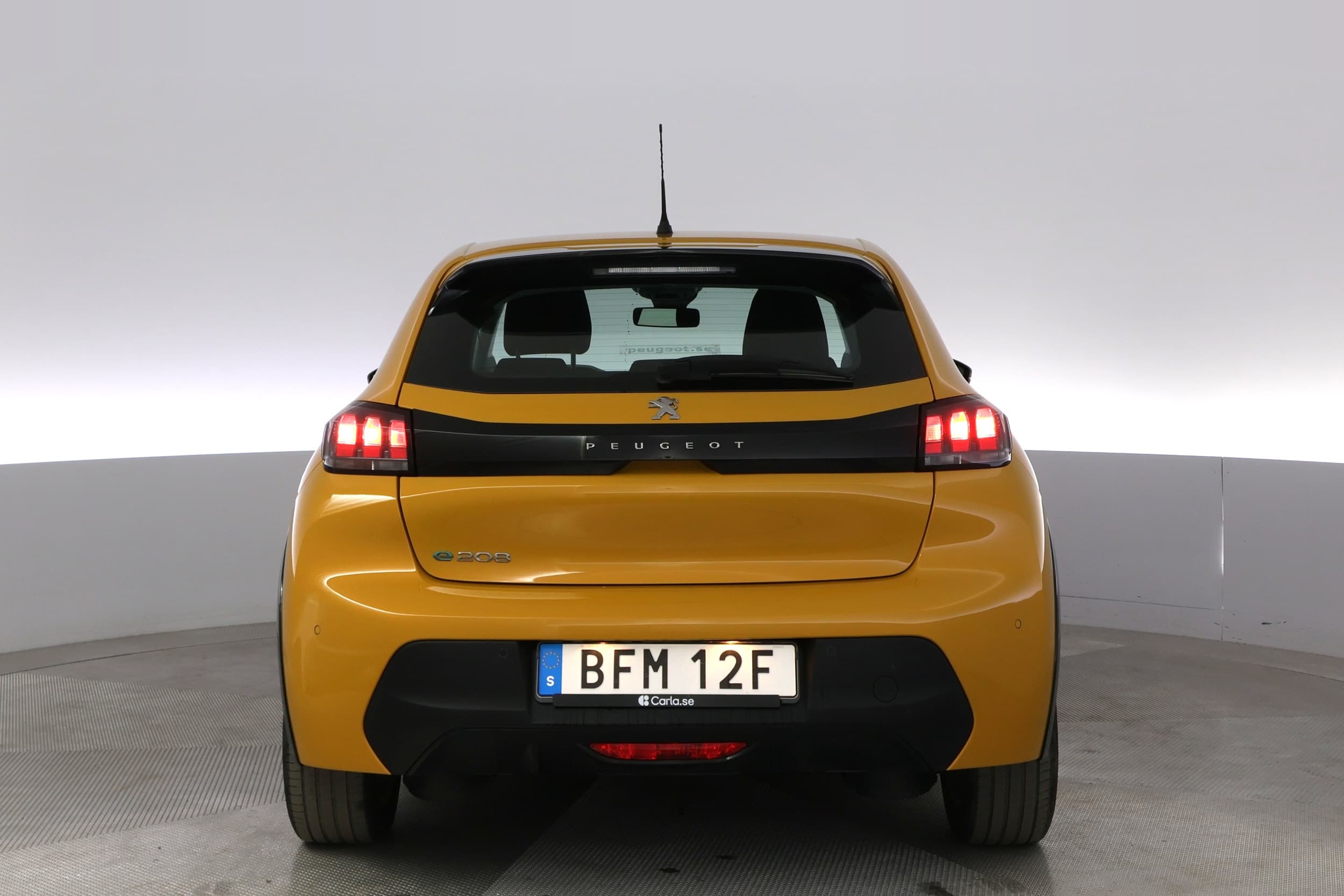 Peugeot e-208