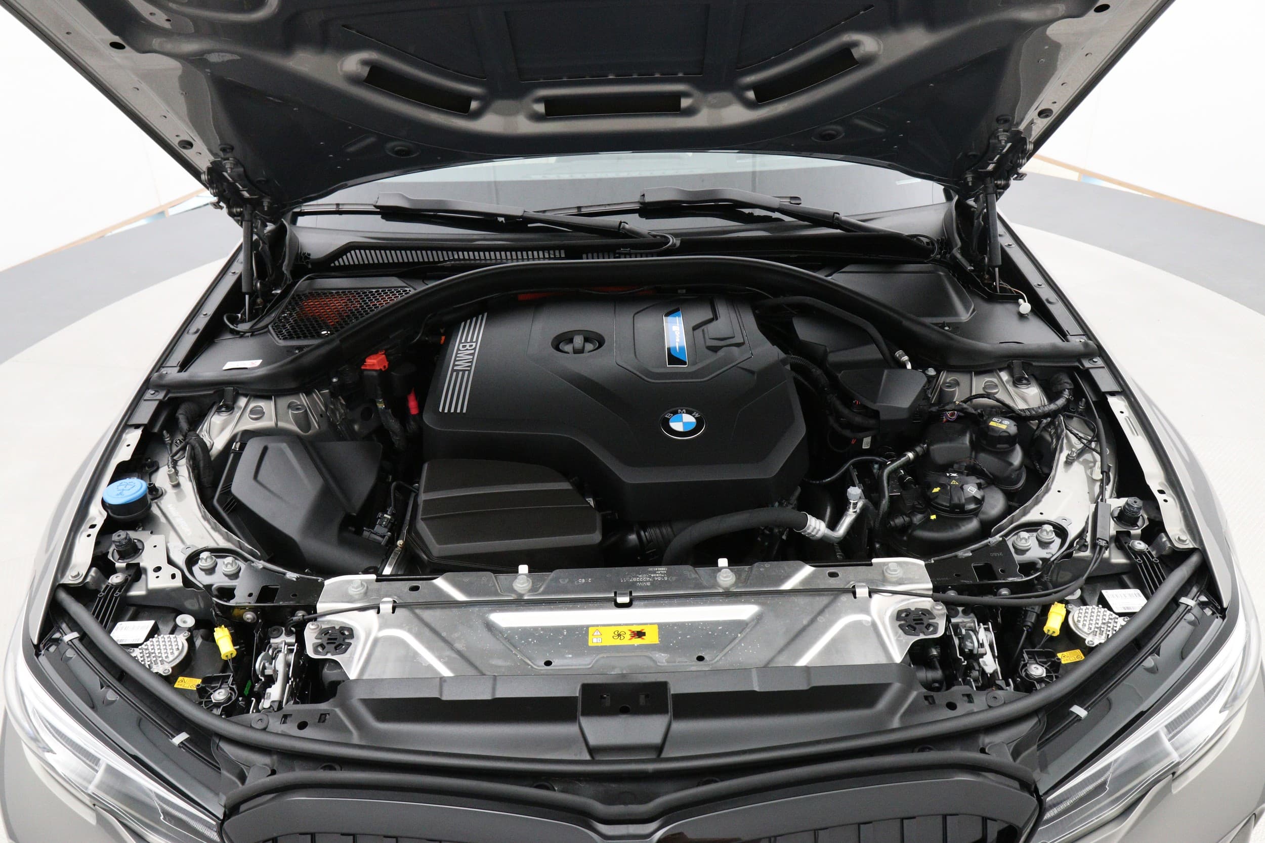 BMW 330e