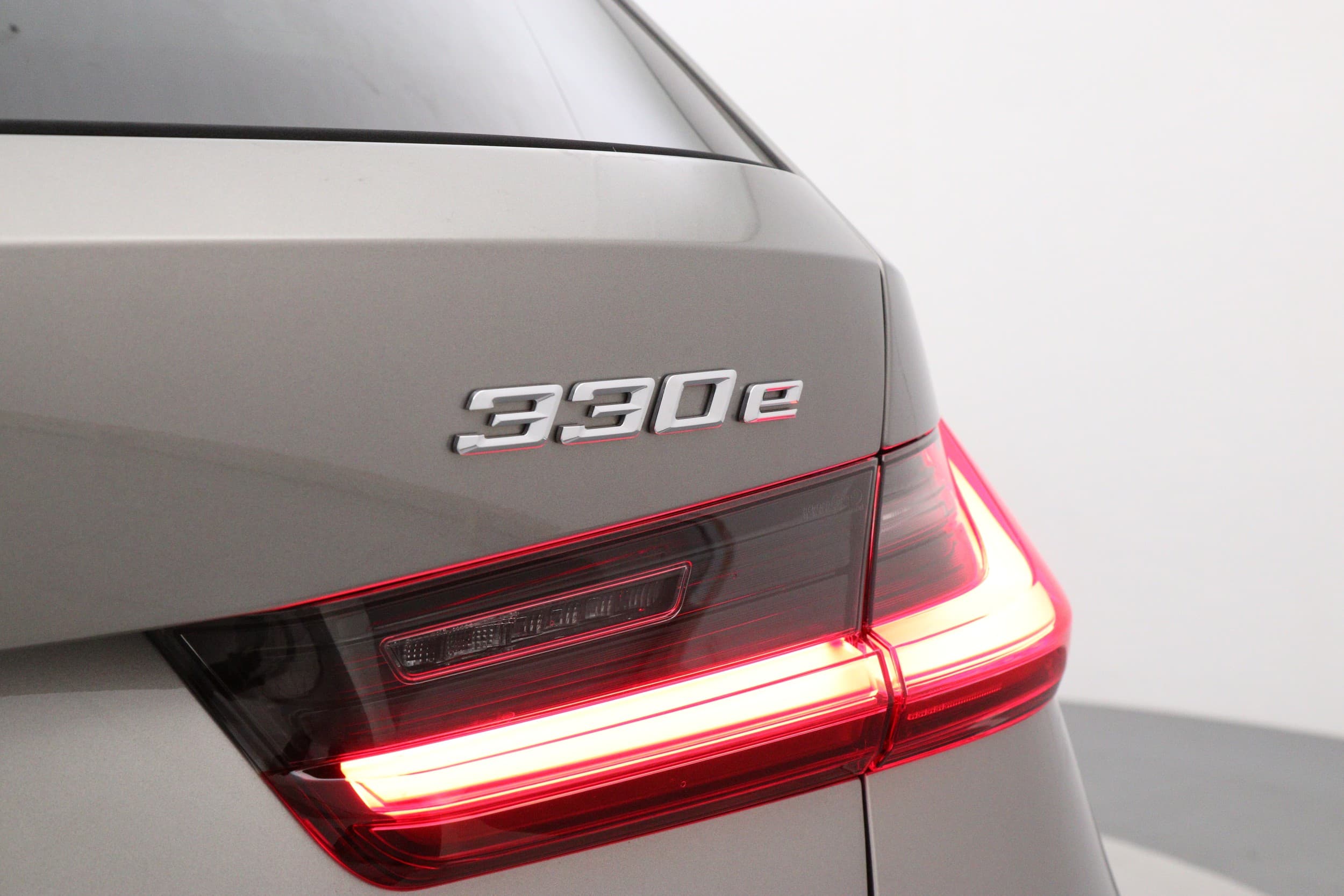 BMW 330e