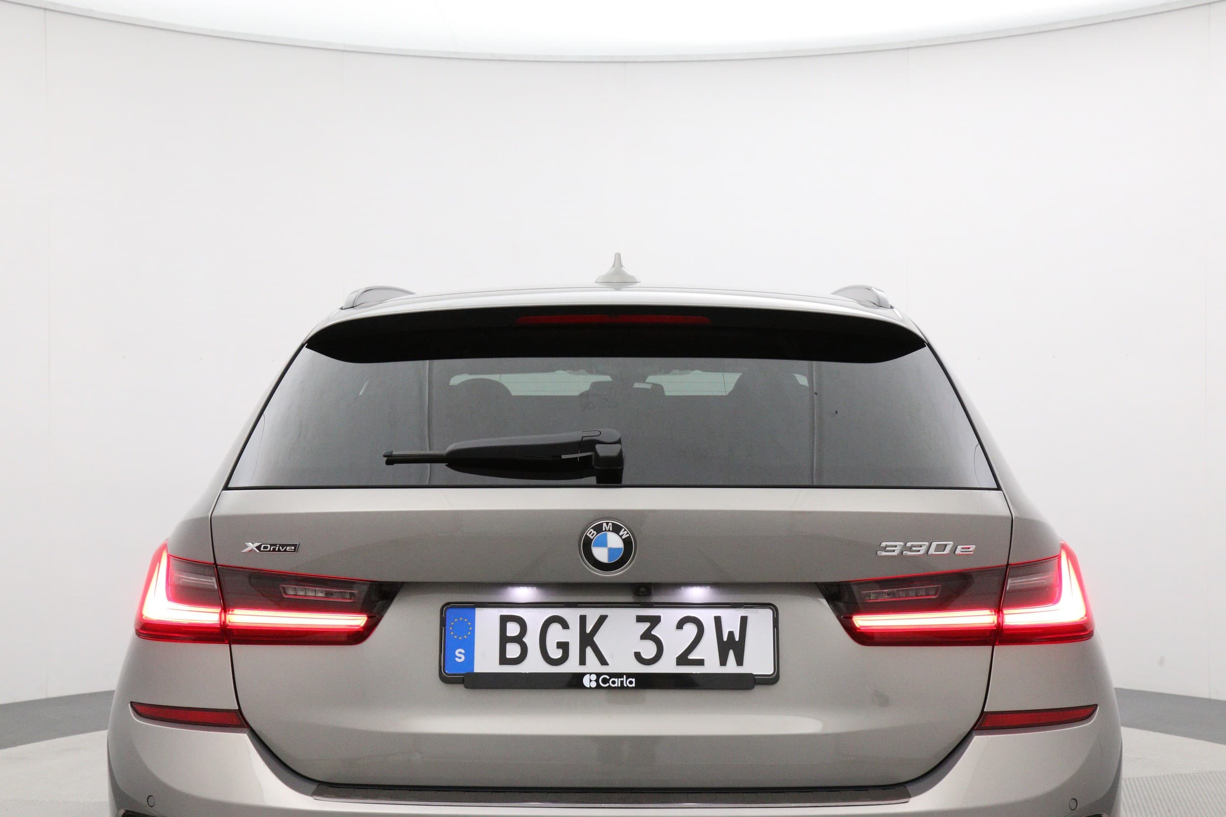 BMW 330e