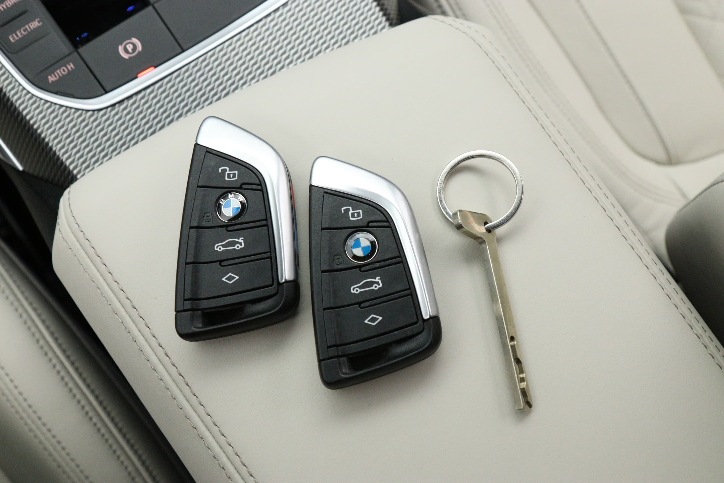 BMW 330e