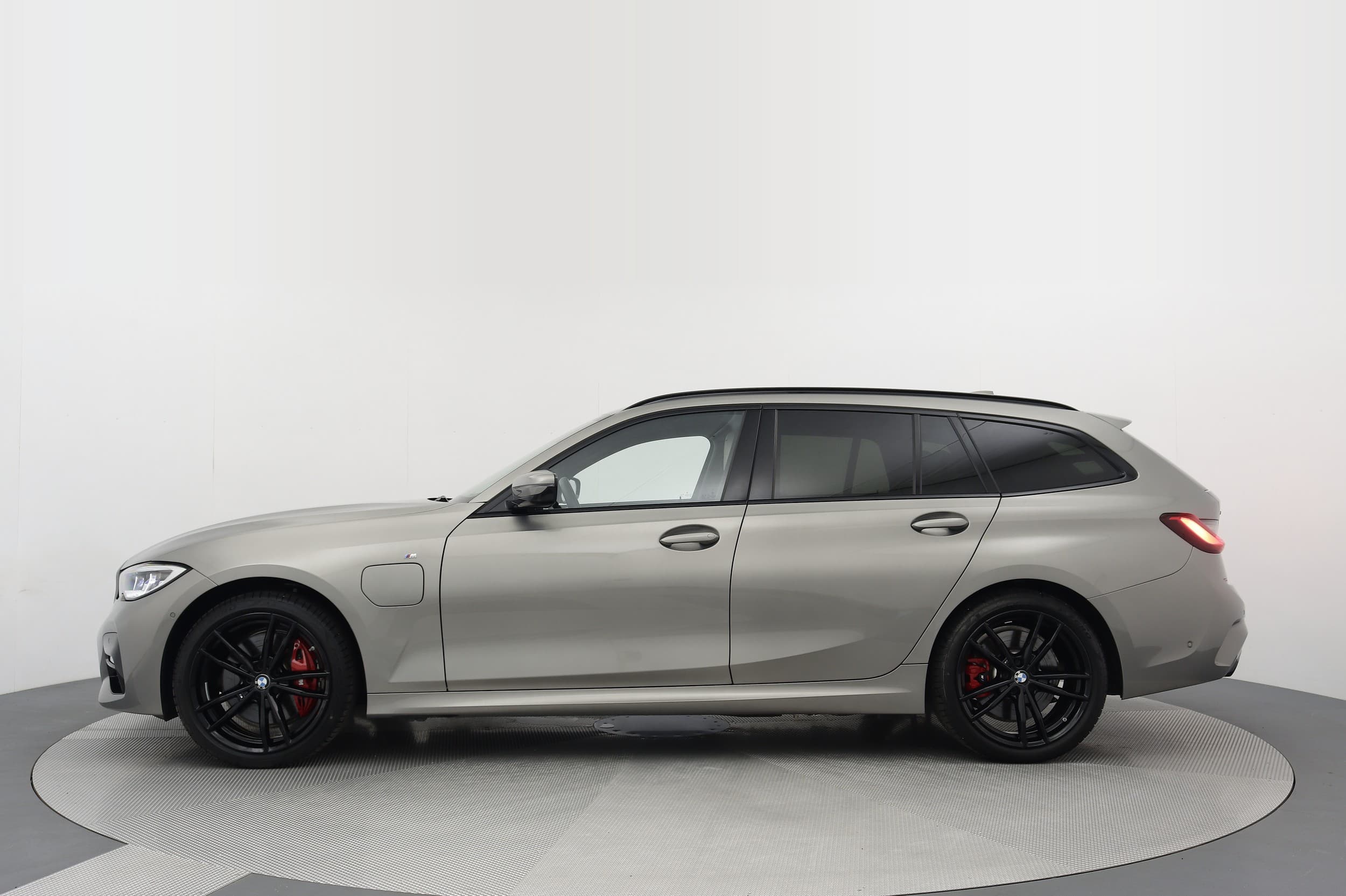 BMW 330e