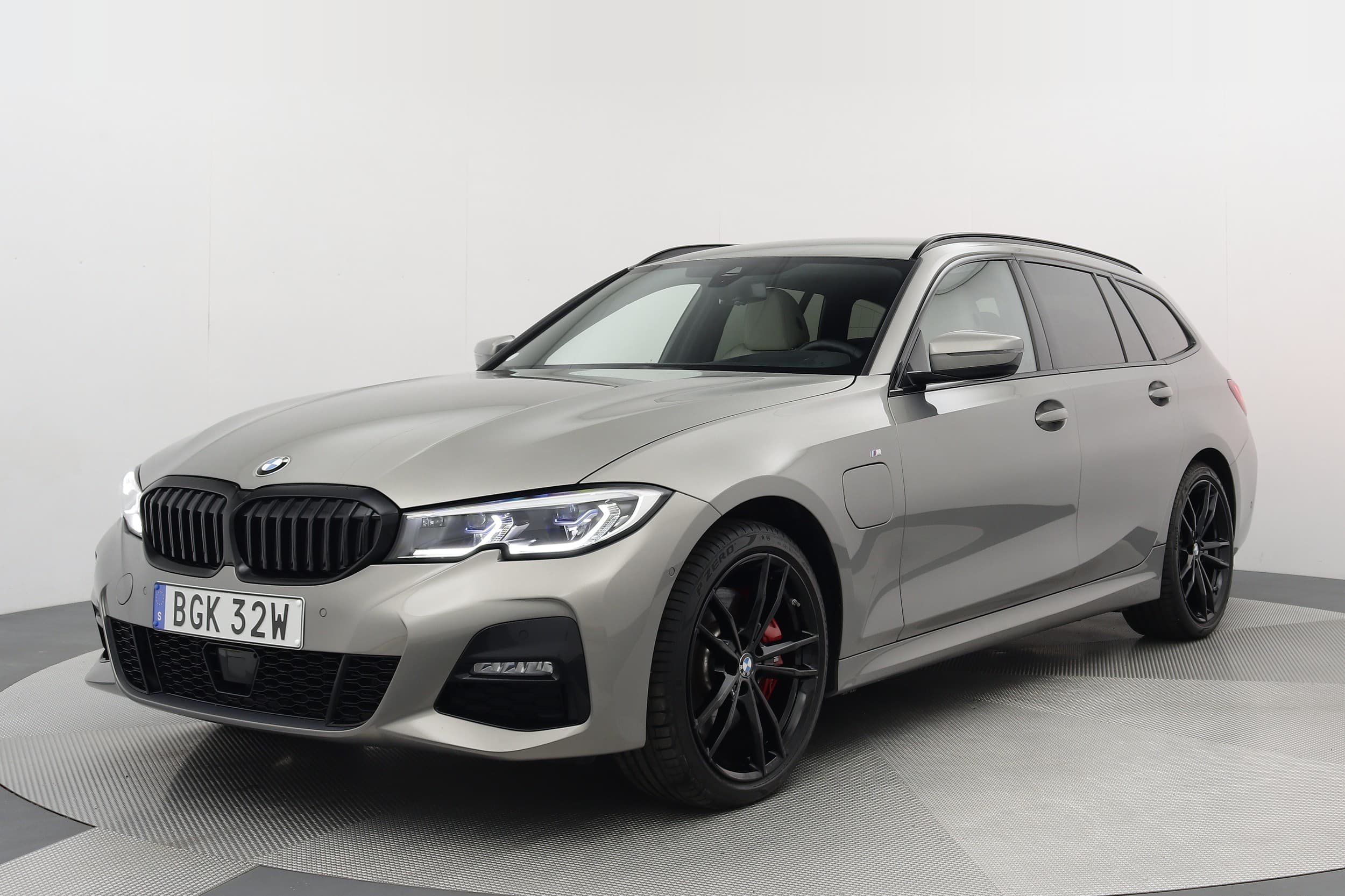 BMW 330e