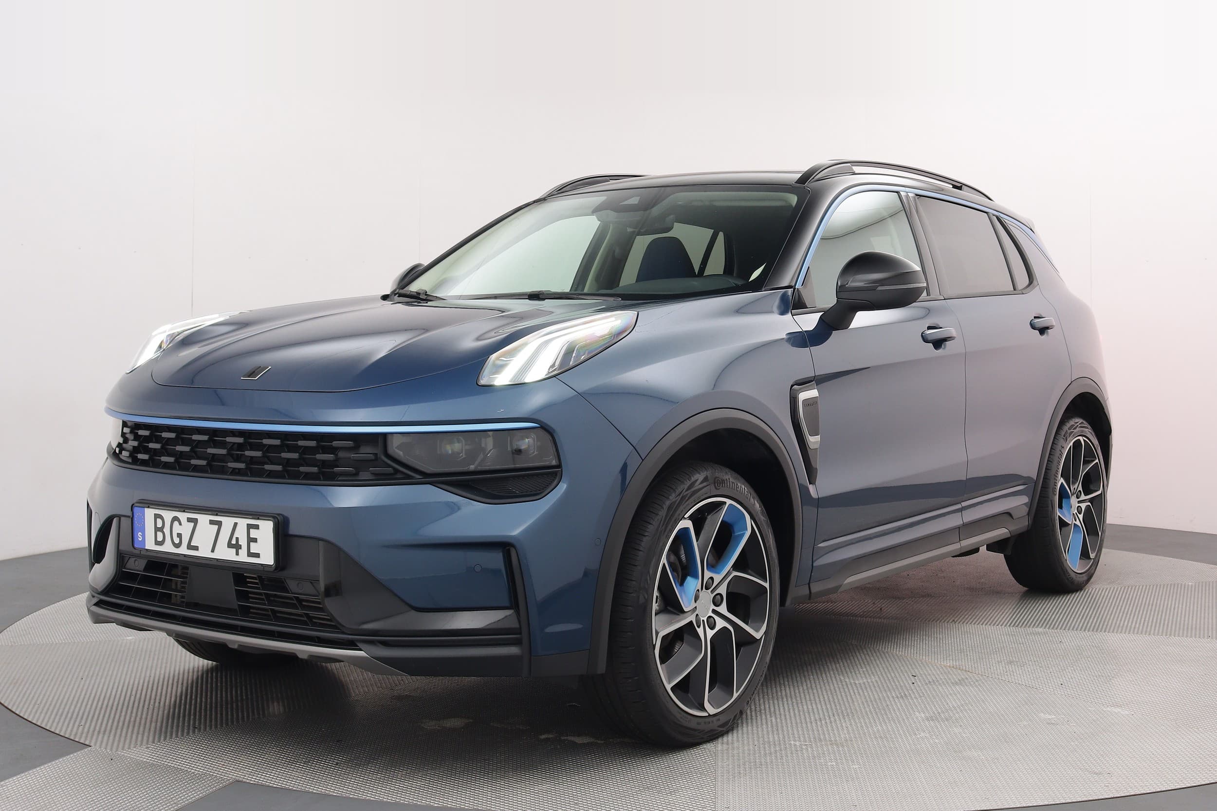 Lynk & Co 01