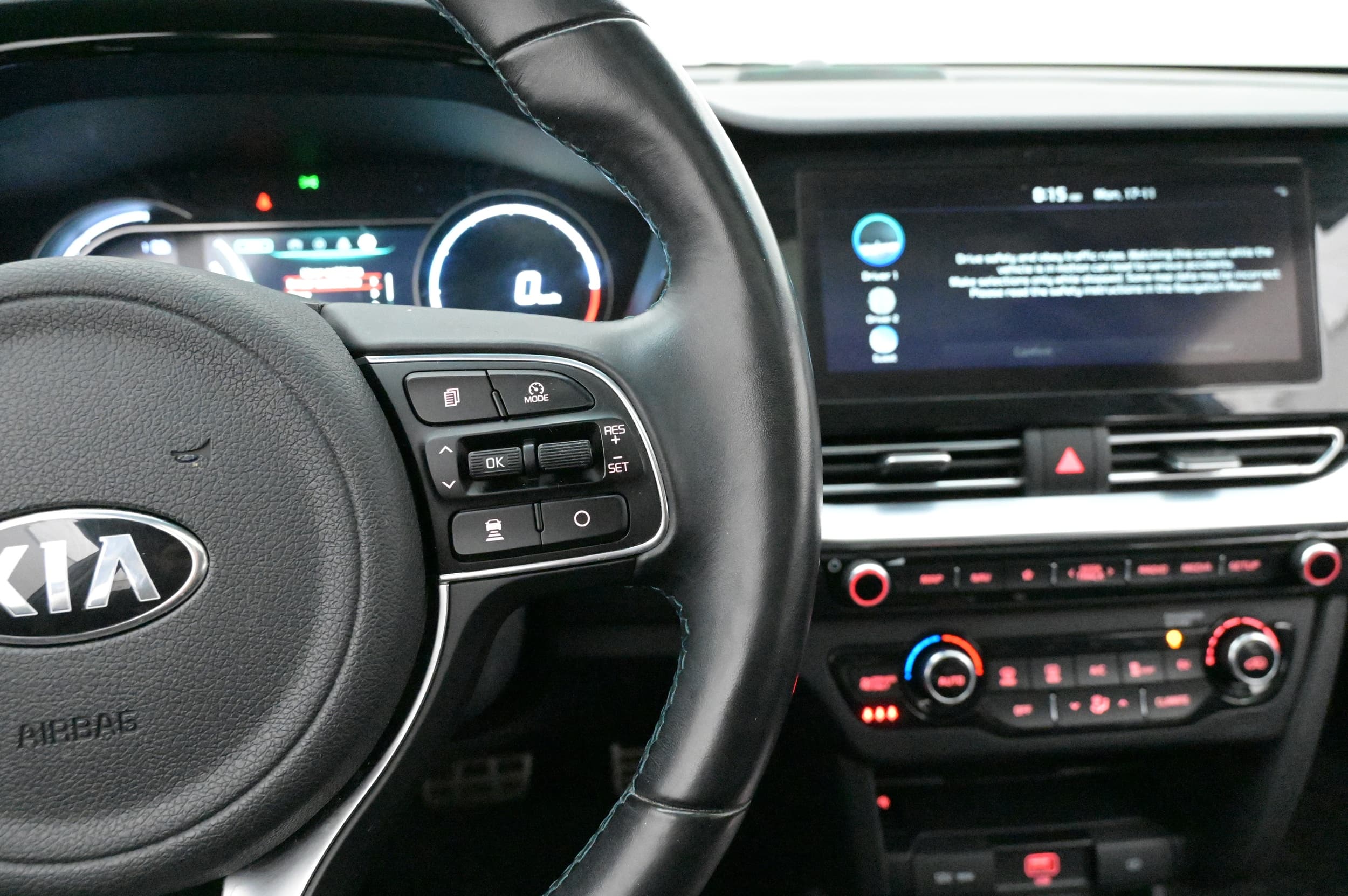 Multifunktionsratt med adaptiv farthållare