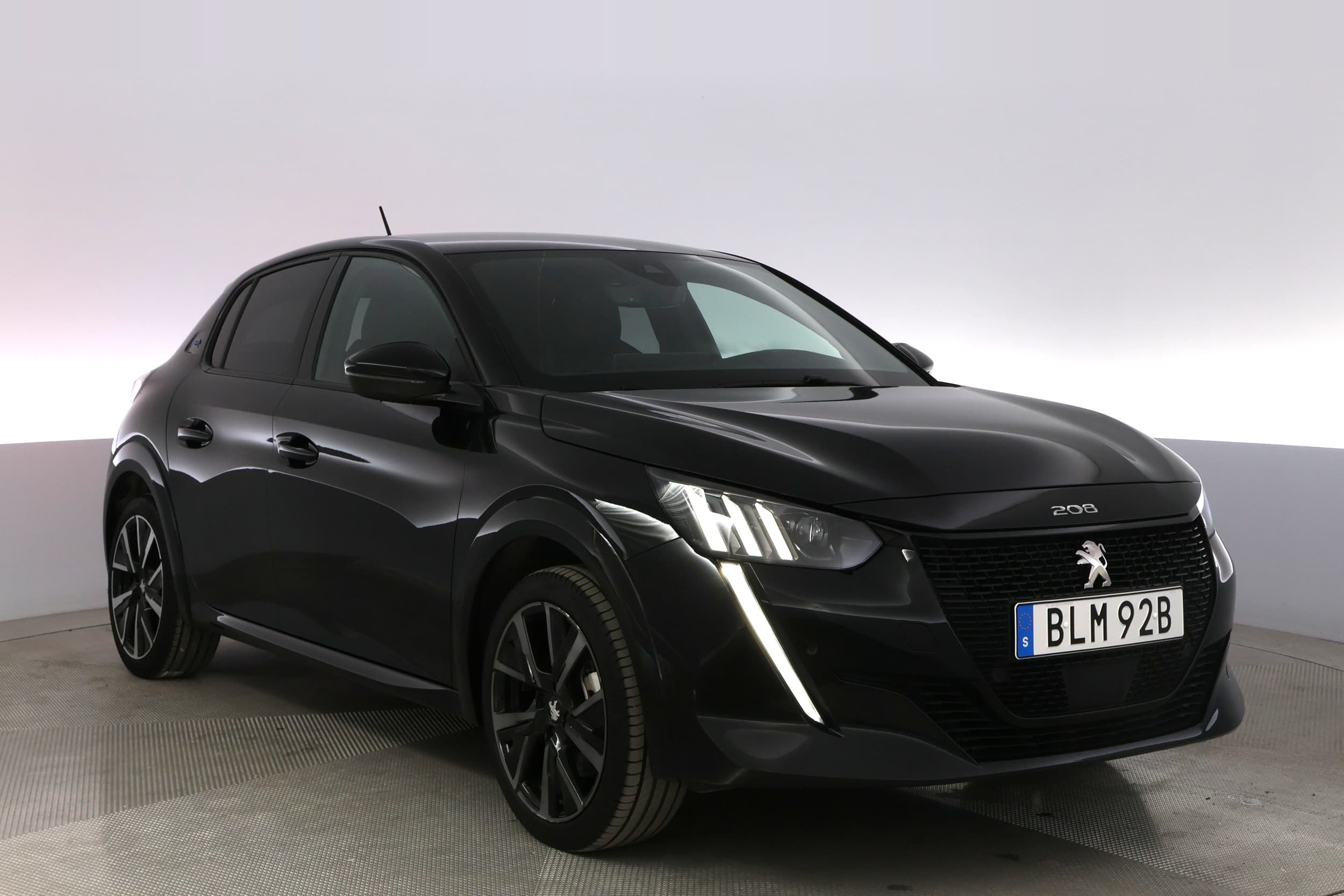 Peugeot e-208