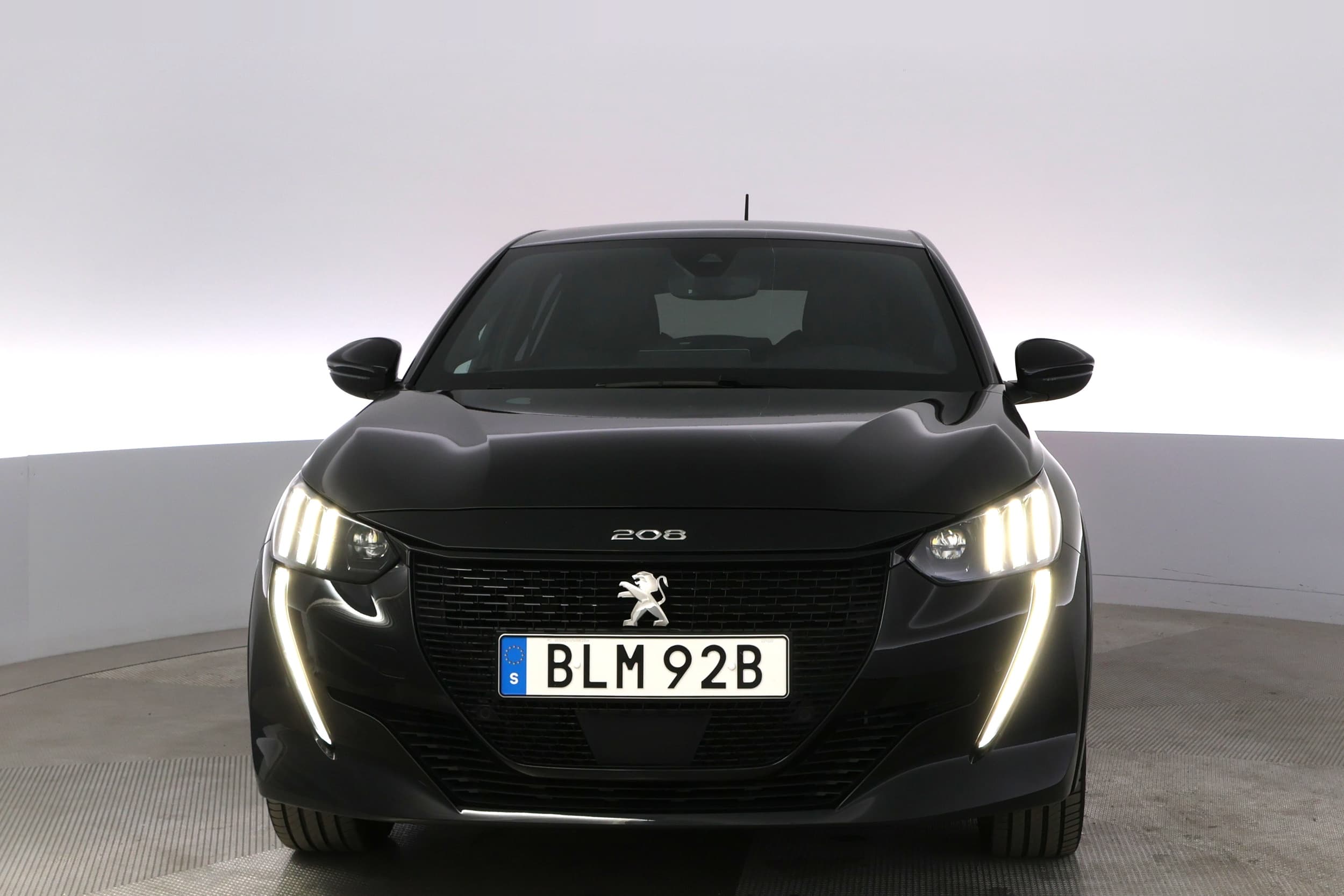 Peugeot e-208