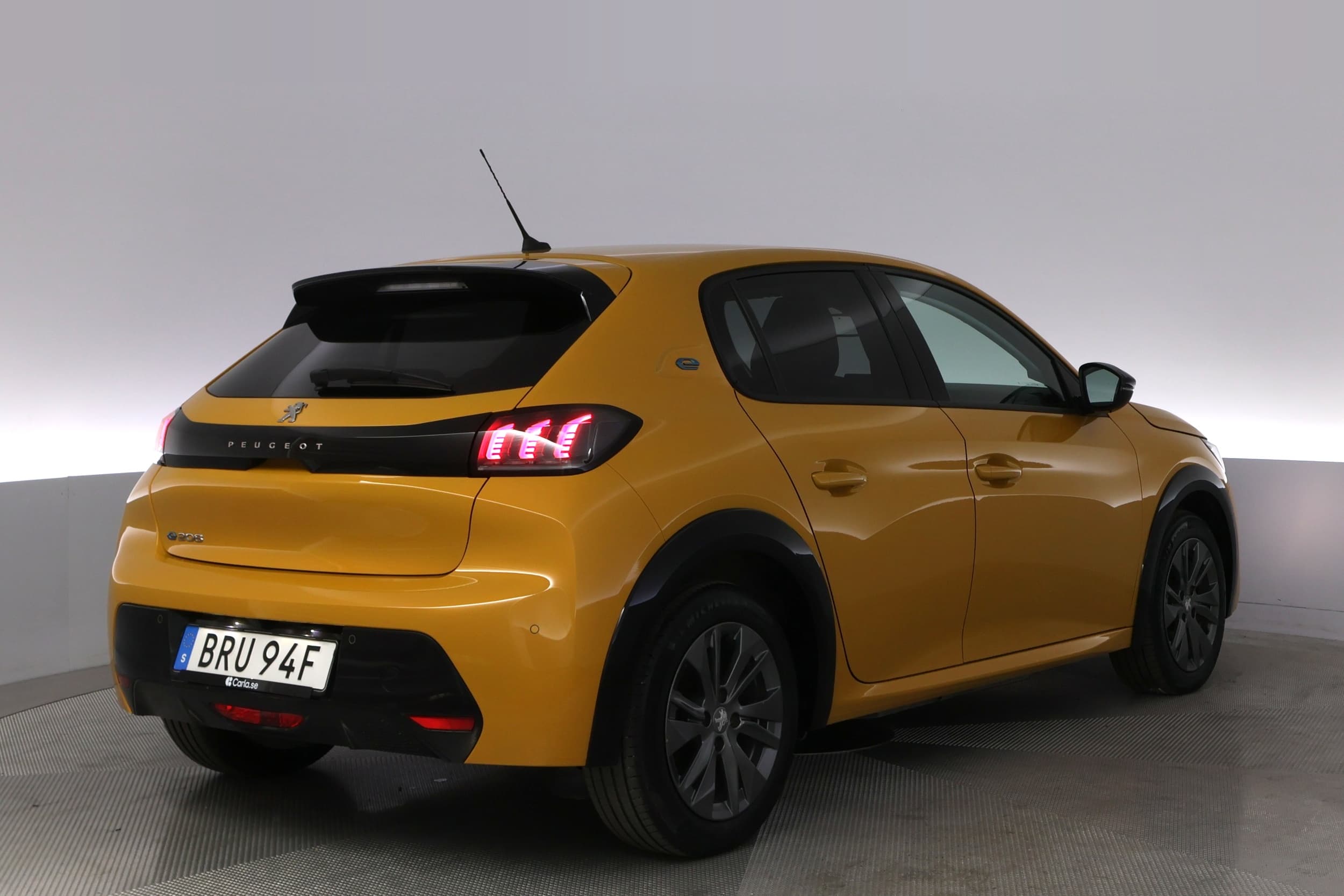 Peugeot e-208