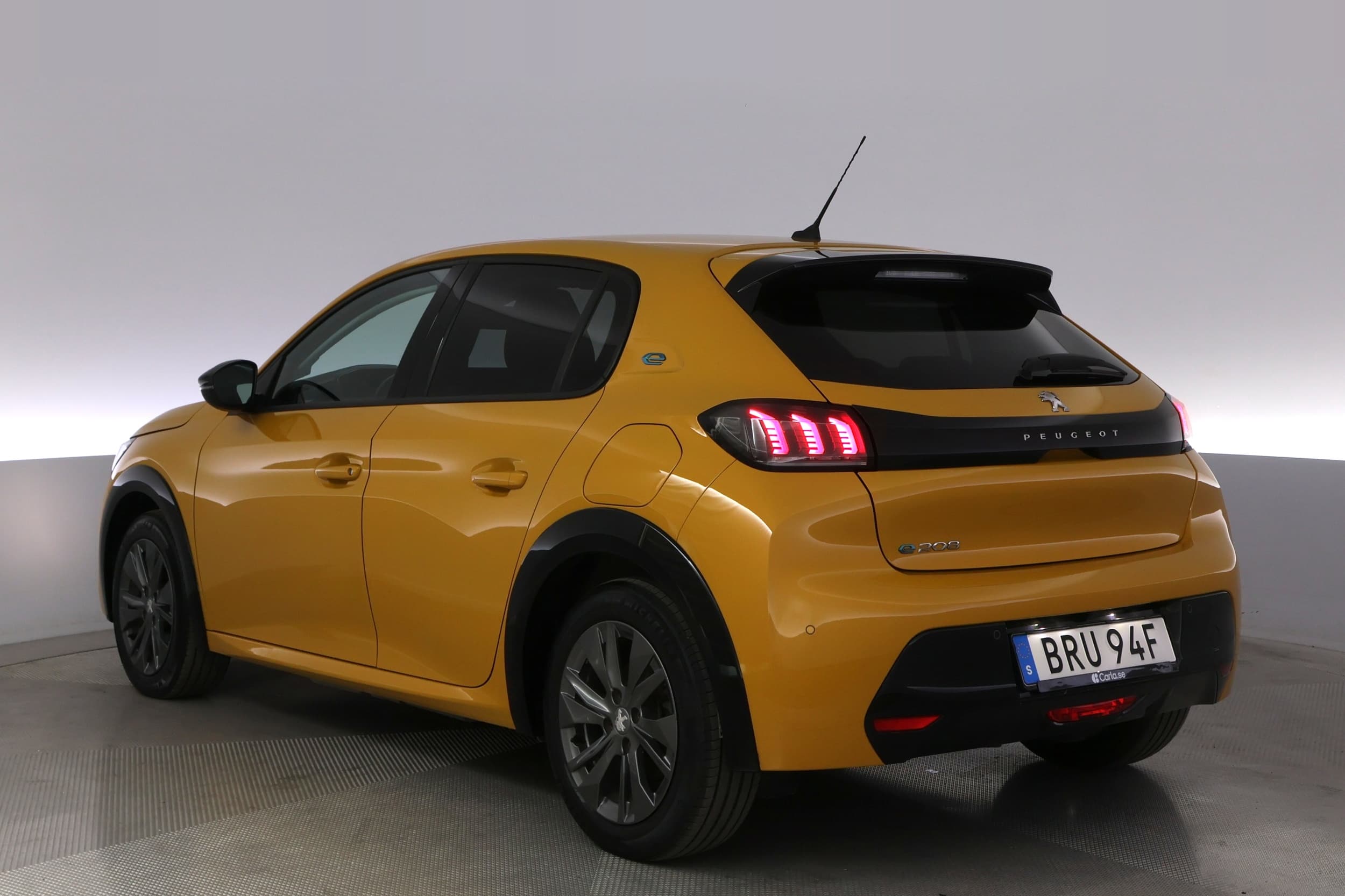 Peugeot e-208