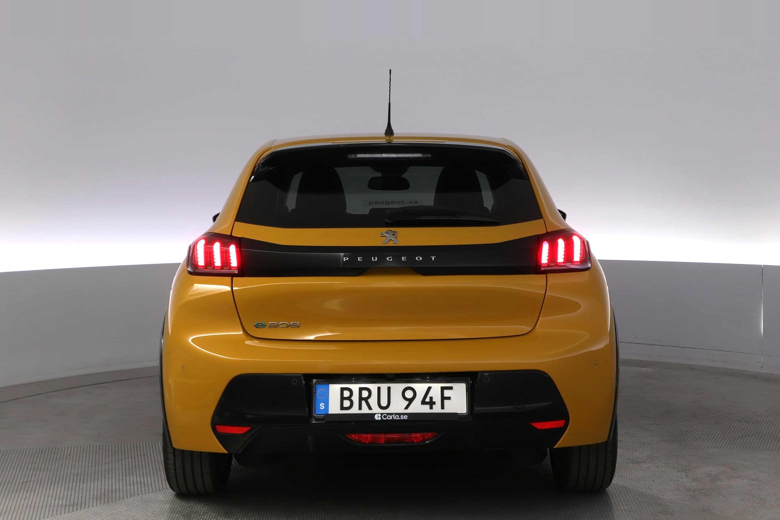 Peugeot e-208