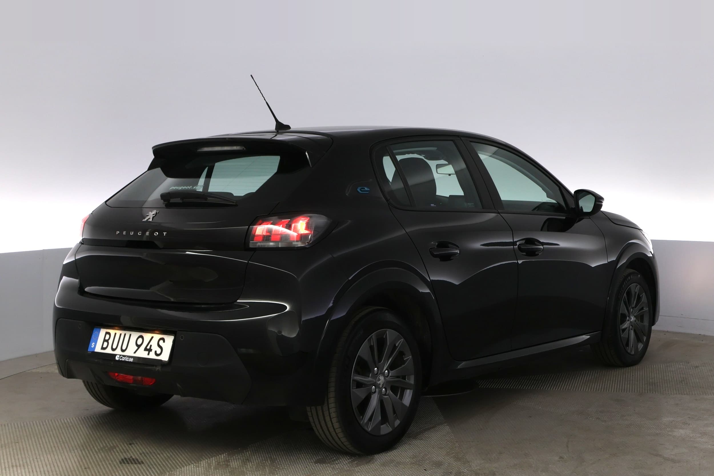 Peugeot e-208
