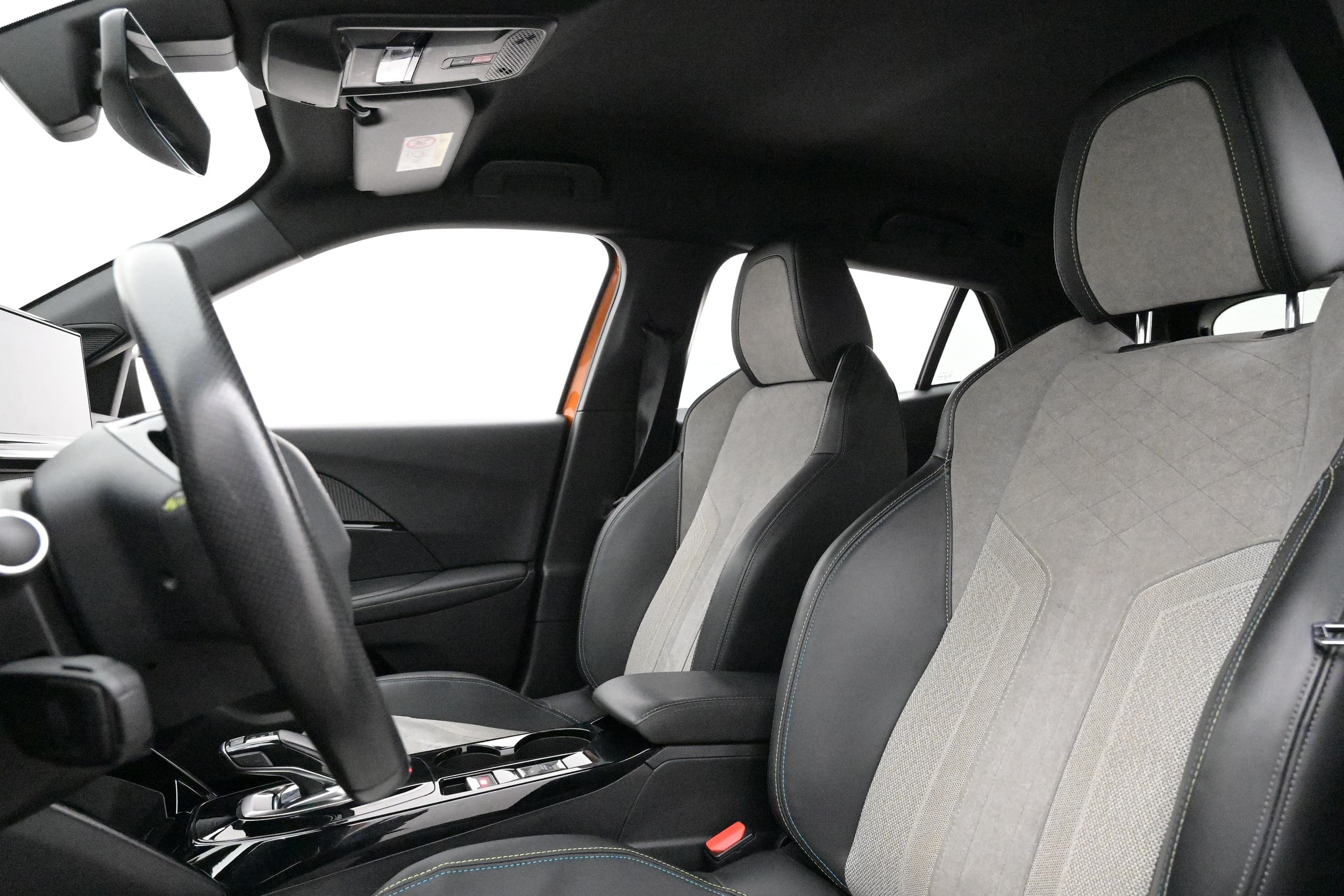 Peugeot e-2008