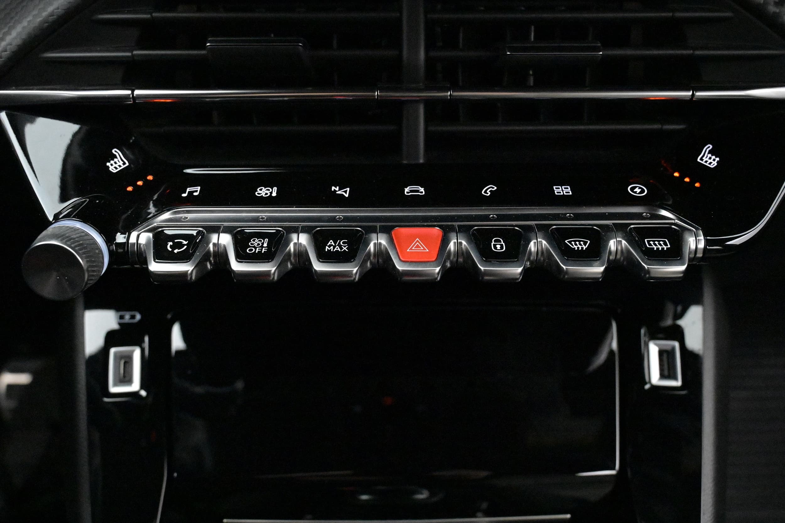 Peugeot e-2008