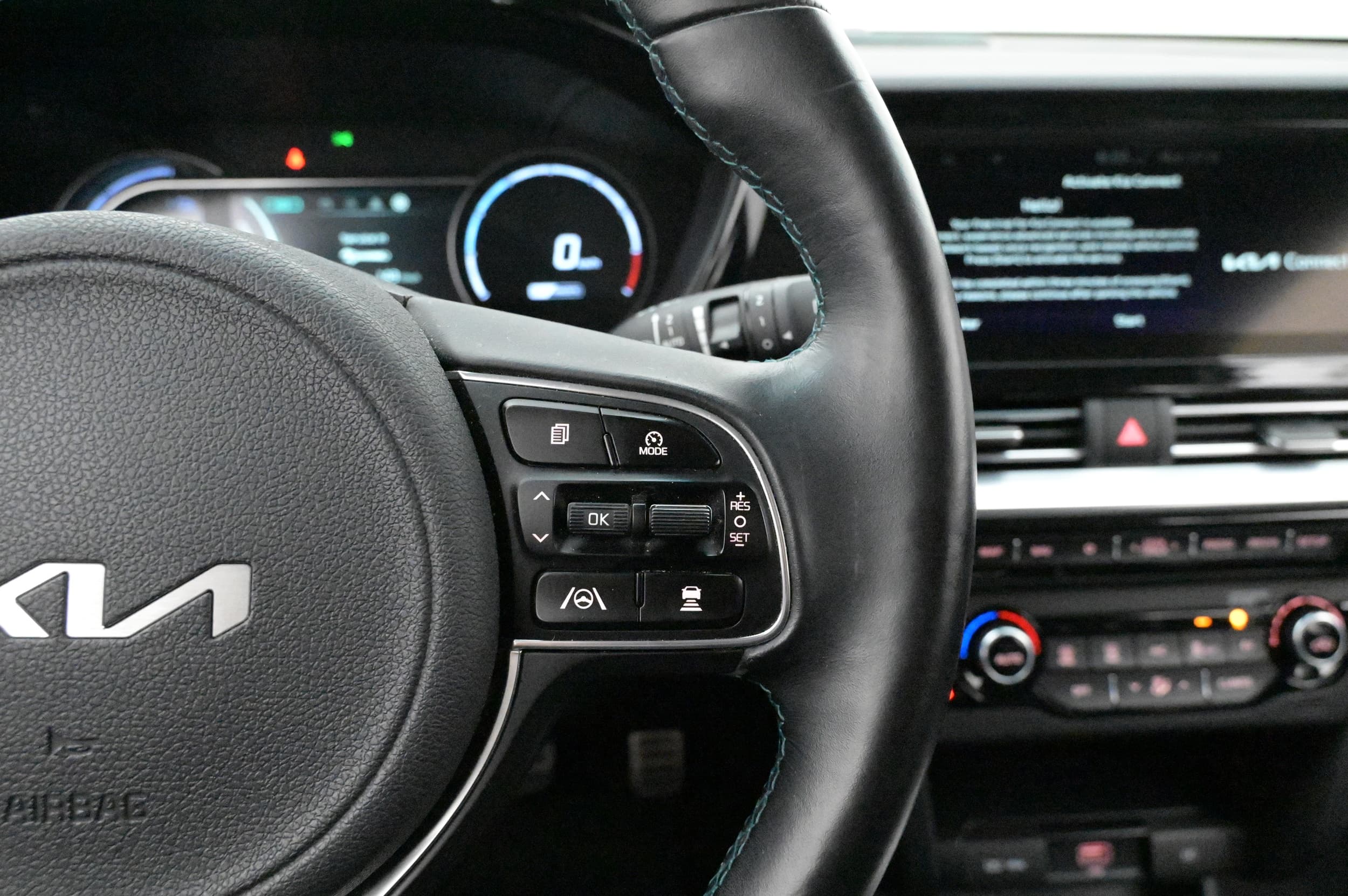 Multifunktionsratt med adaptiv farthållare