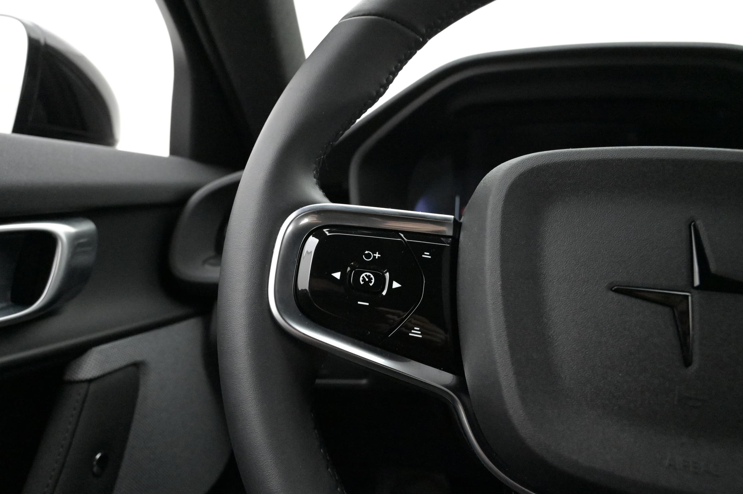 Multifunktionsratt med adaptiv farthållare