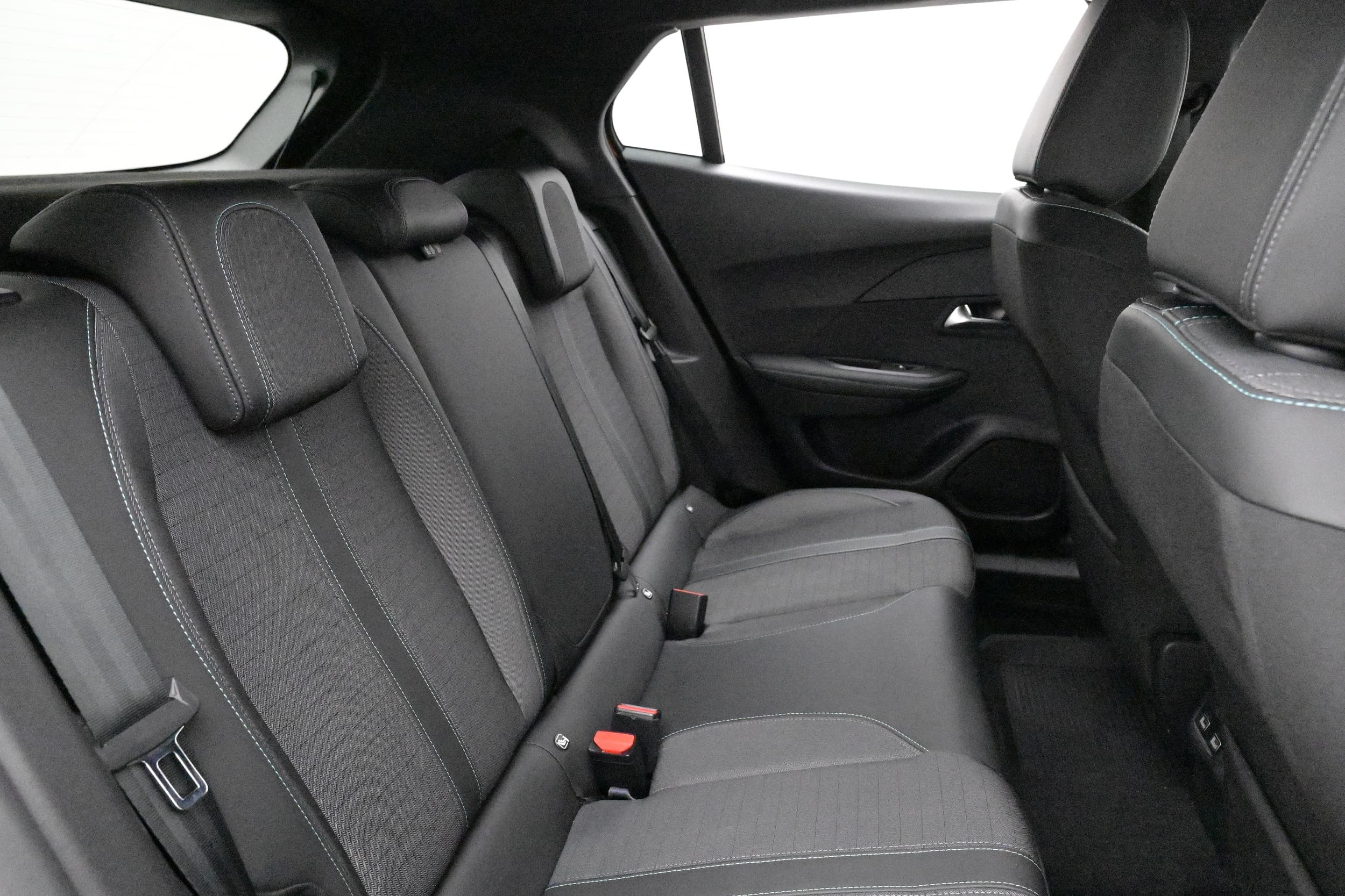 Peugeot e-2008