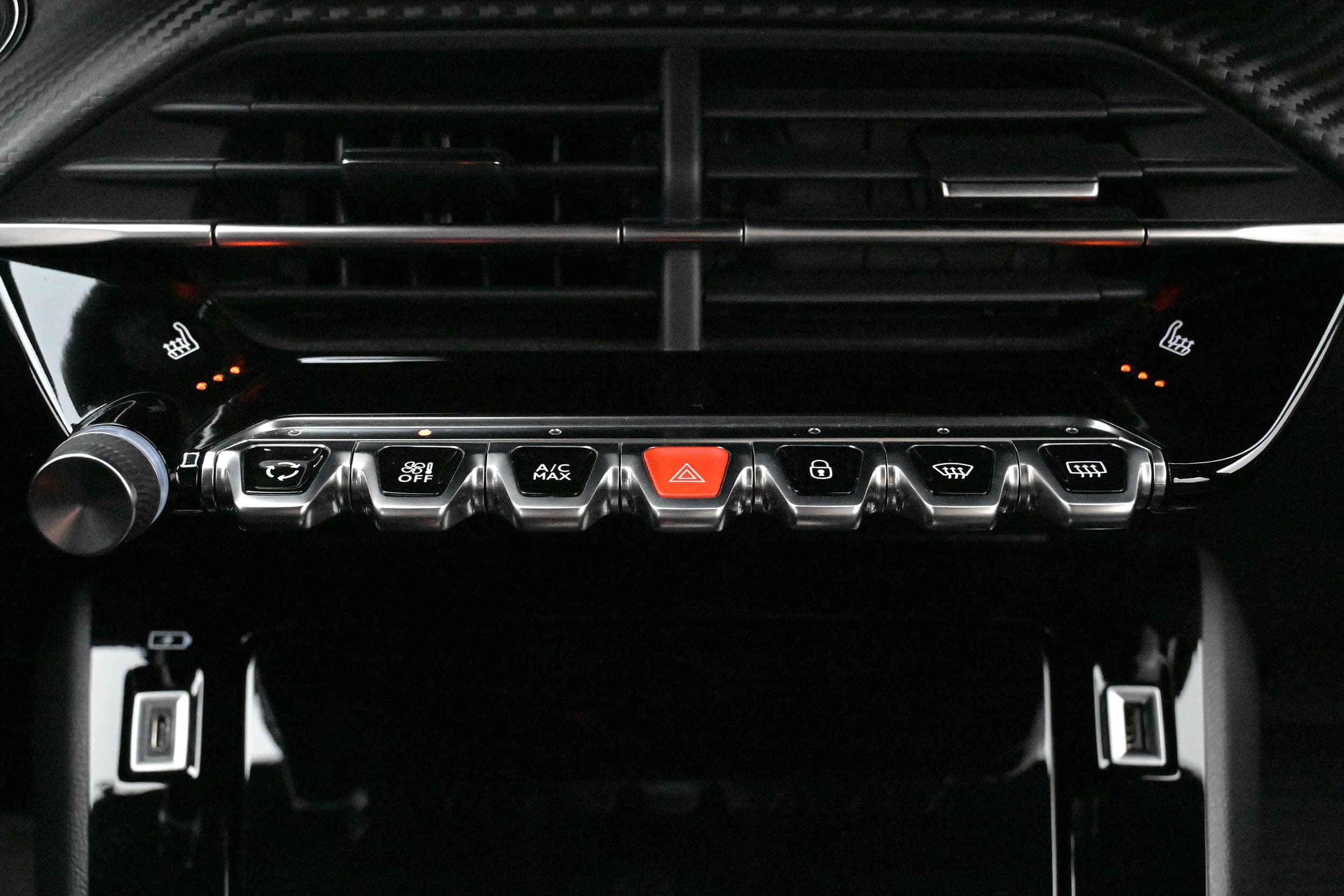 Peugeot e-2008