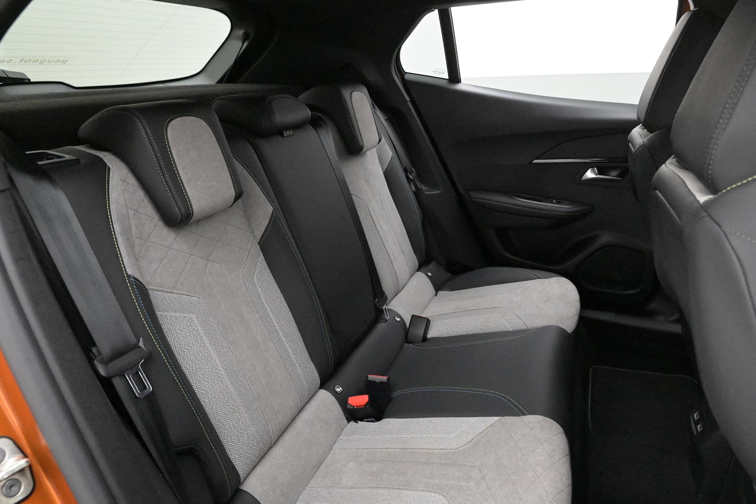 Peugeot e-2008